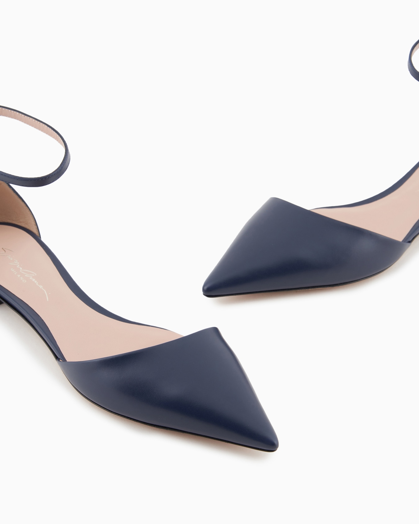 Leather ballerinas with strap Slide 4