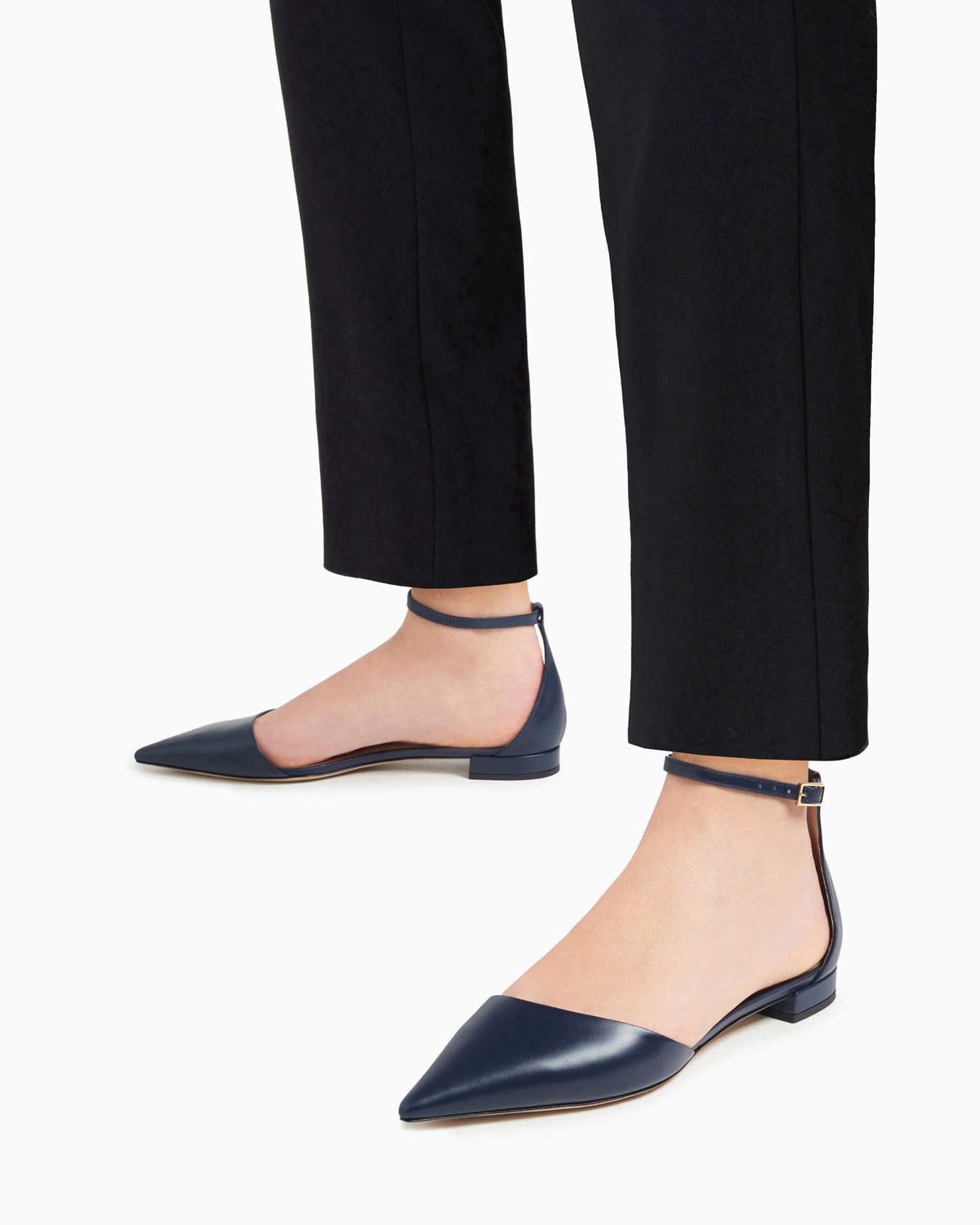 Leather ballerinas with strap Slide 6