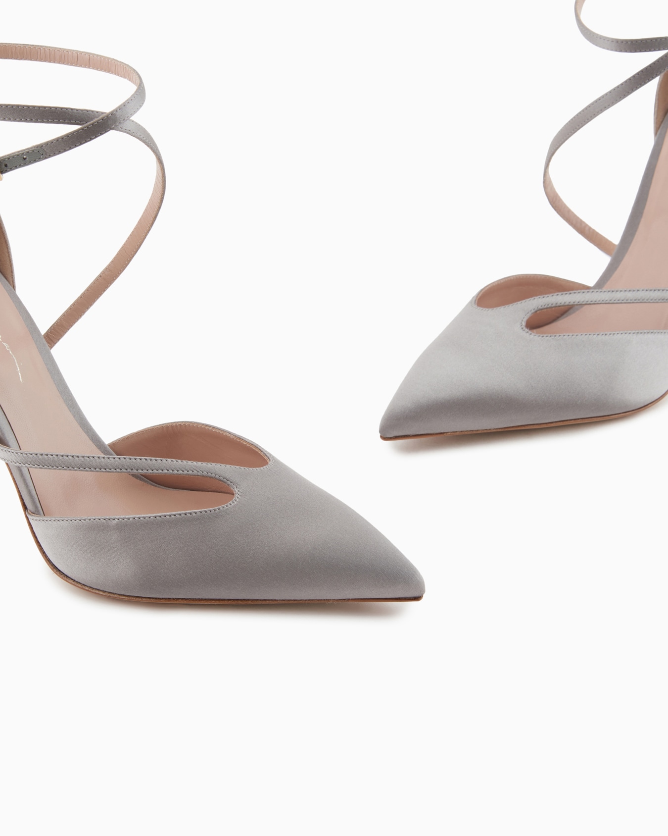 Satin court shoes with strap Slide 4
