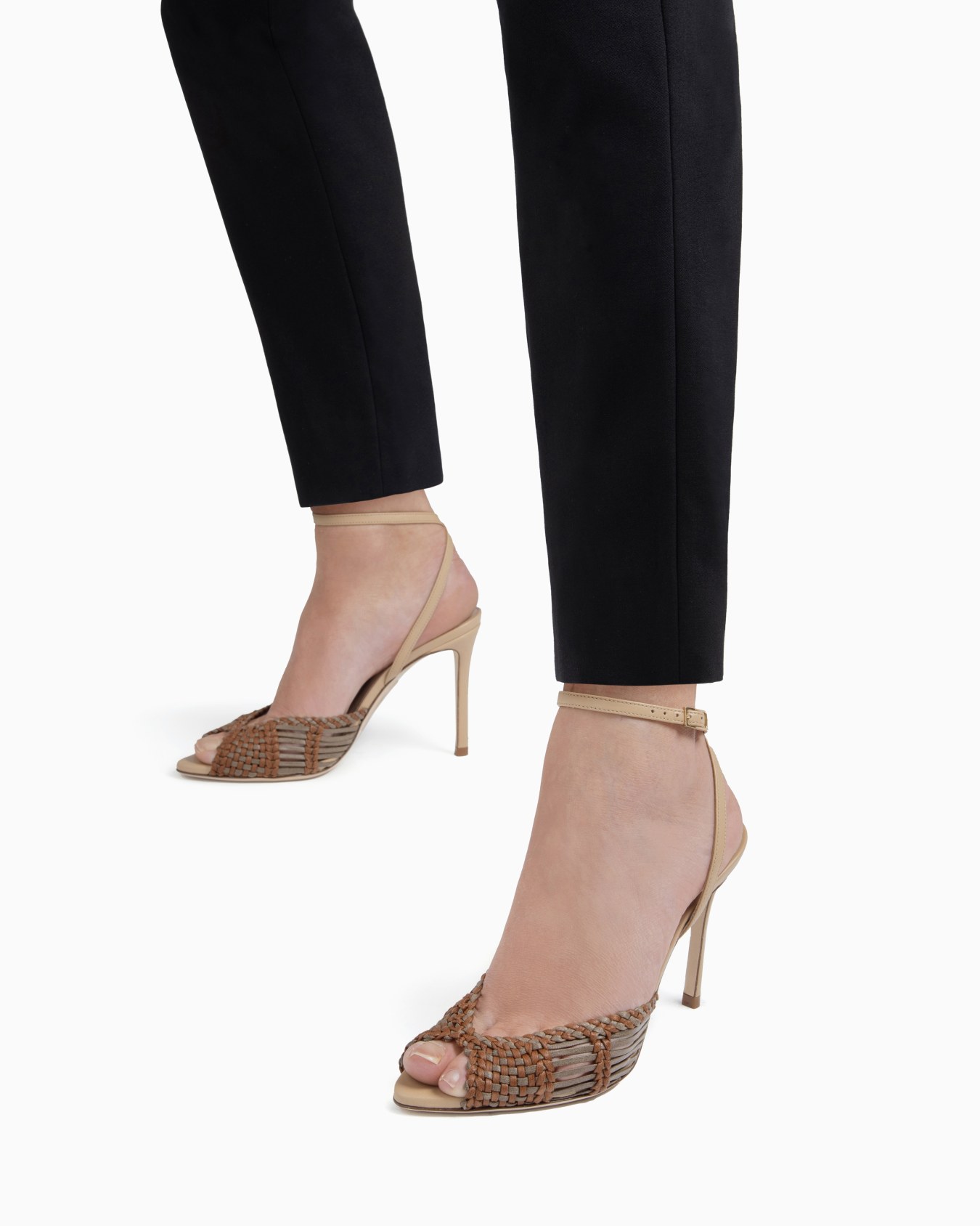 Woven leather heeled sandals Slide 5