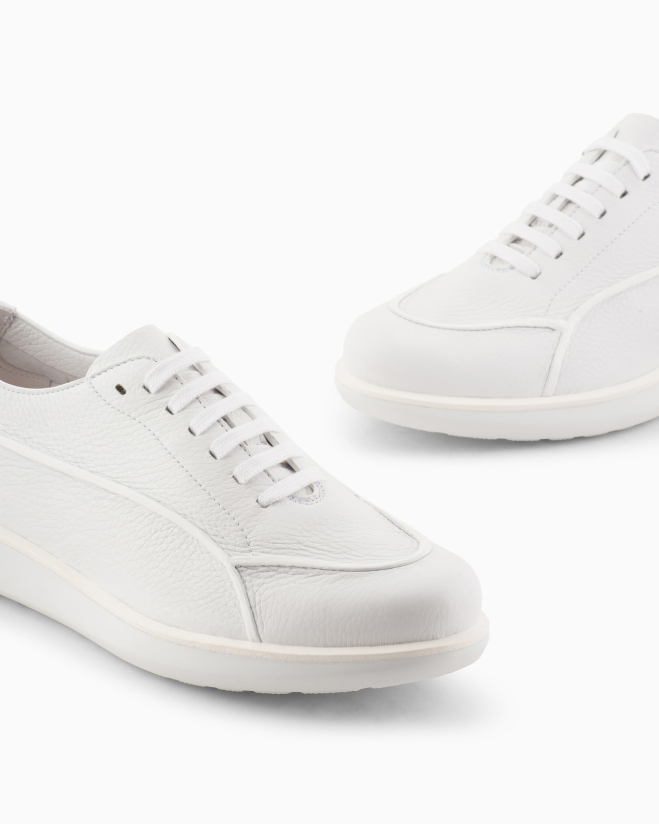 Sneaker Icon aus Hirschleder Folie 3