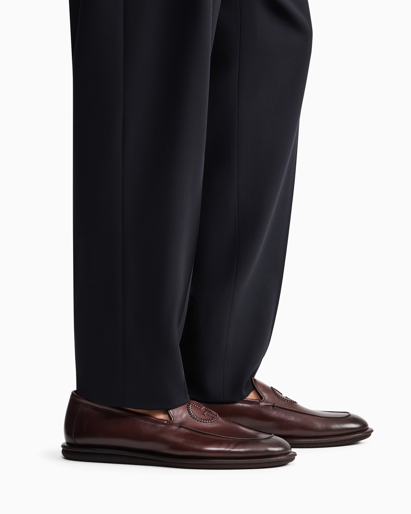 Vintage nappa leather loafers with embroidered logo Slide 6