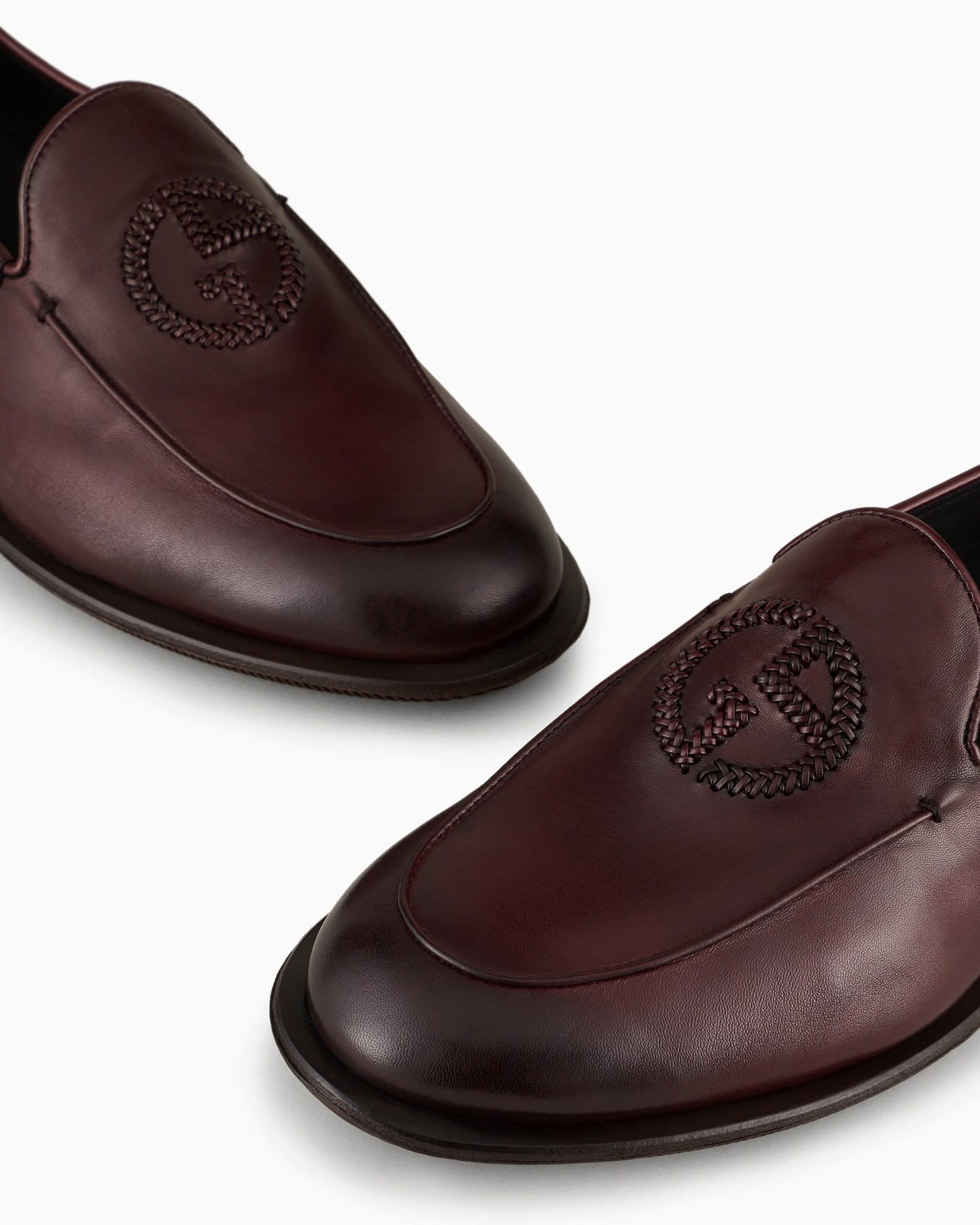 Vintage nappa leather loafers with embroidered logo Slide 2