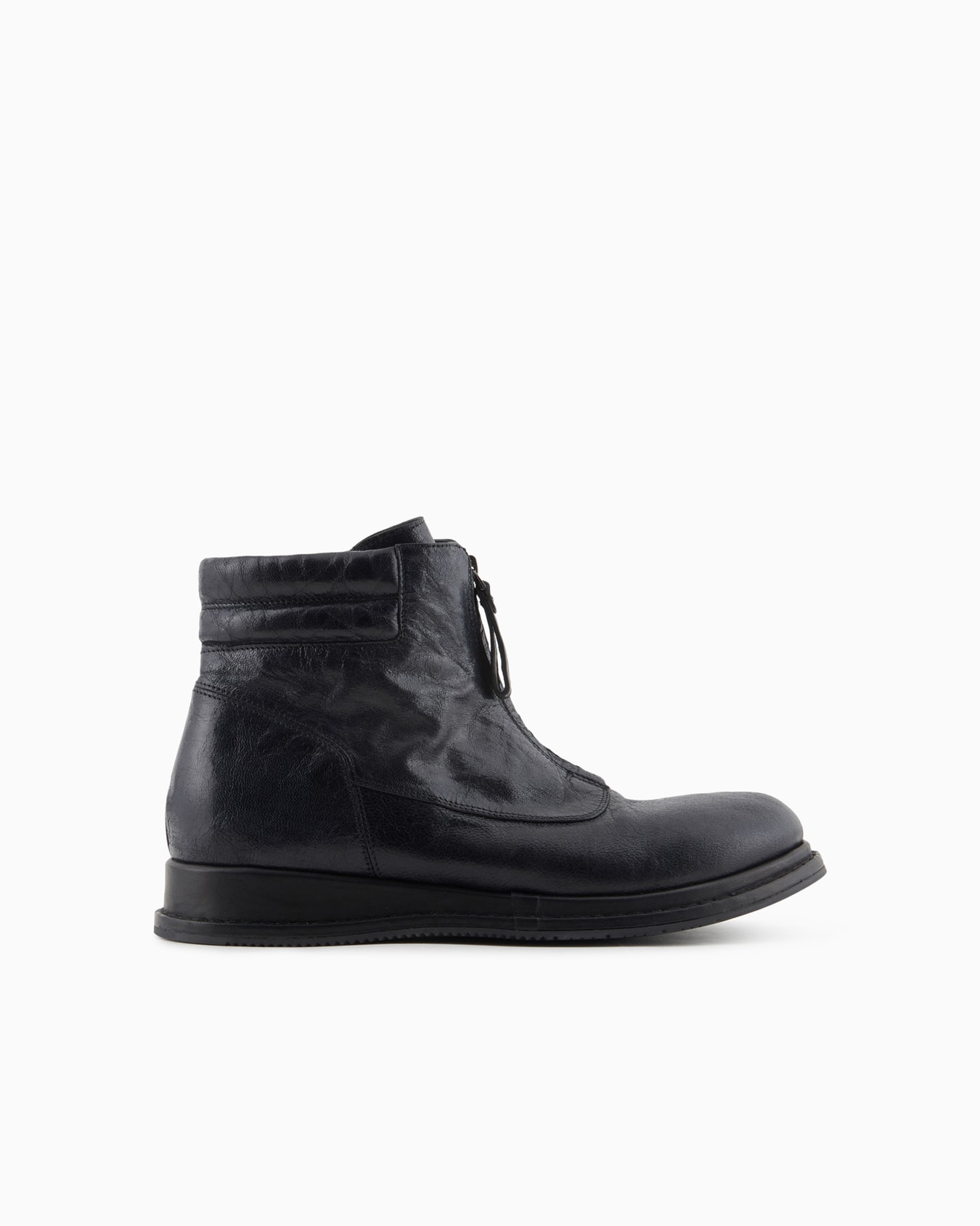 Vintage-effect leather ankle boots Slide 0