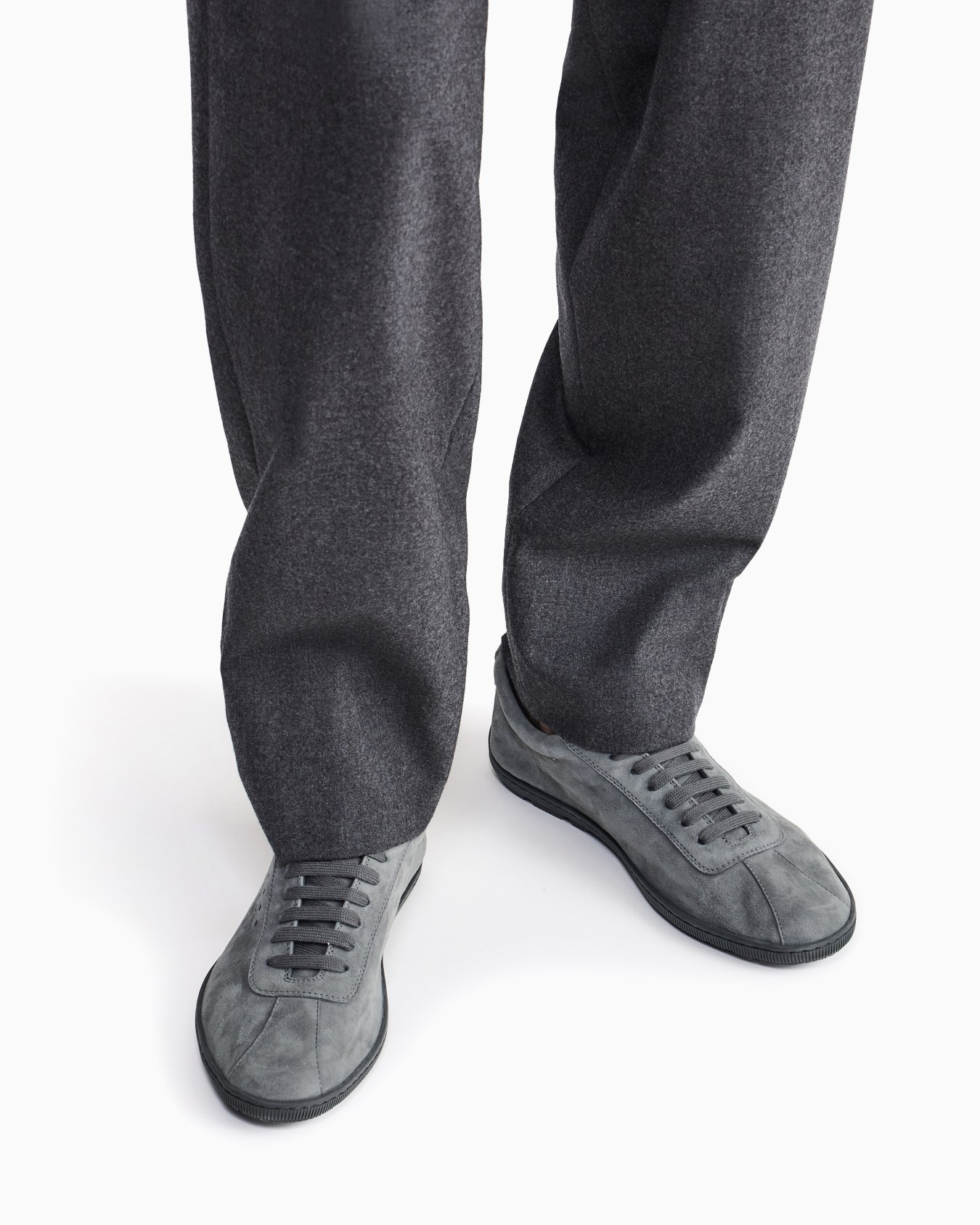Low-top sneaker in foldable suede with rubber sole  Slide 6