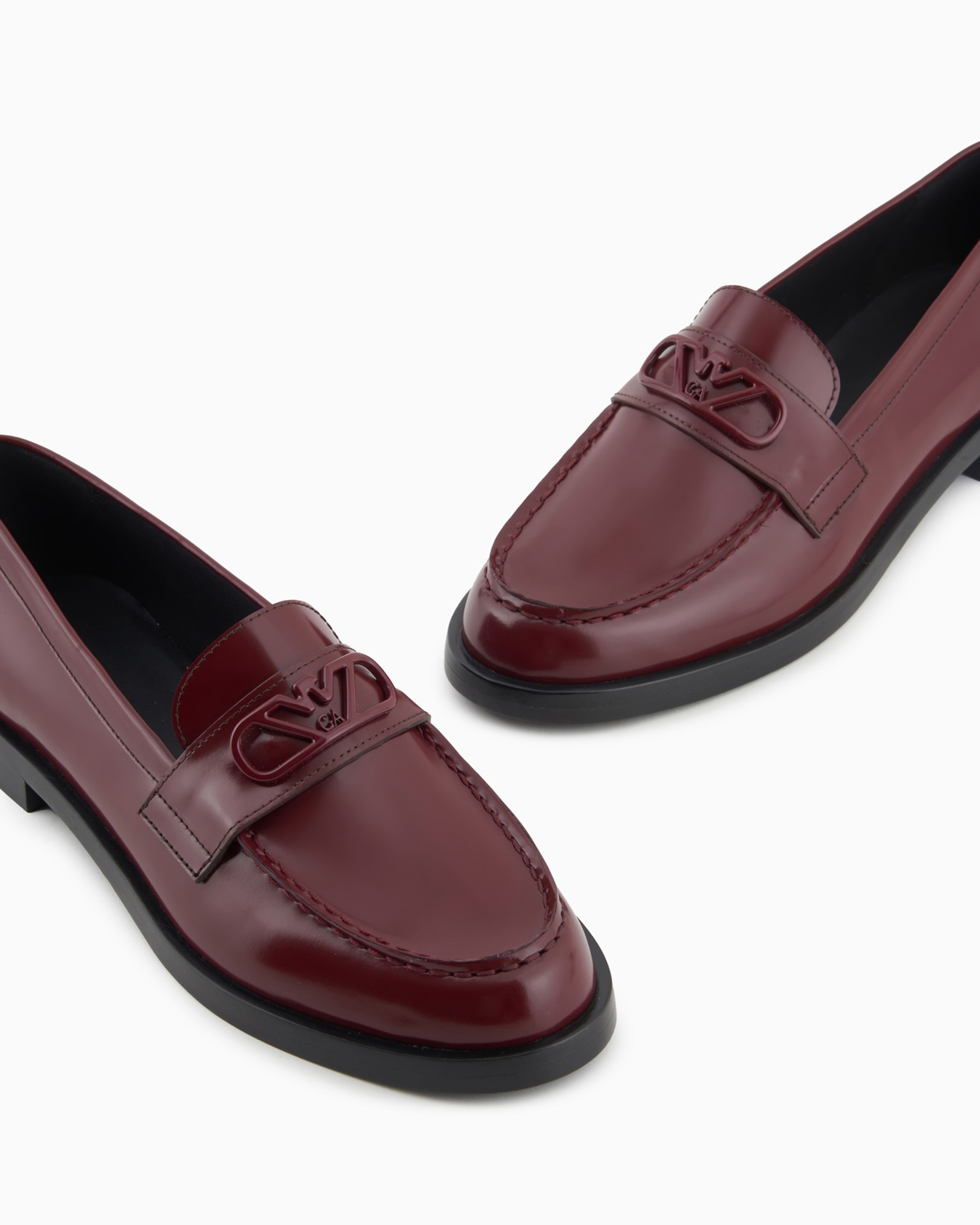 Brushed leather loafers with eagle plate Slide 4