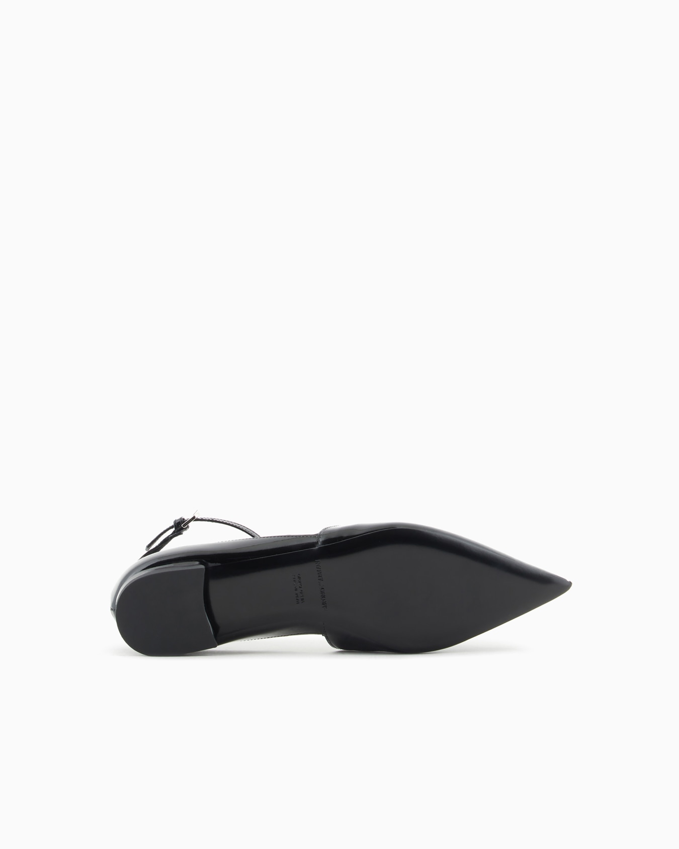 Patent-leather pointed-toe ballerinas with a strap and piercing Slide 6