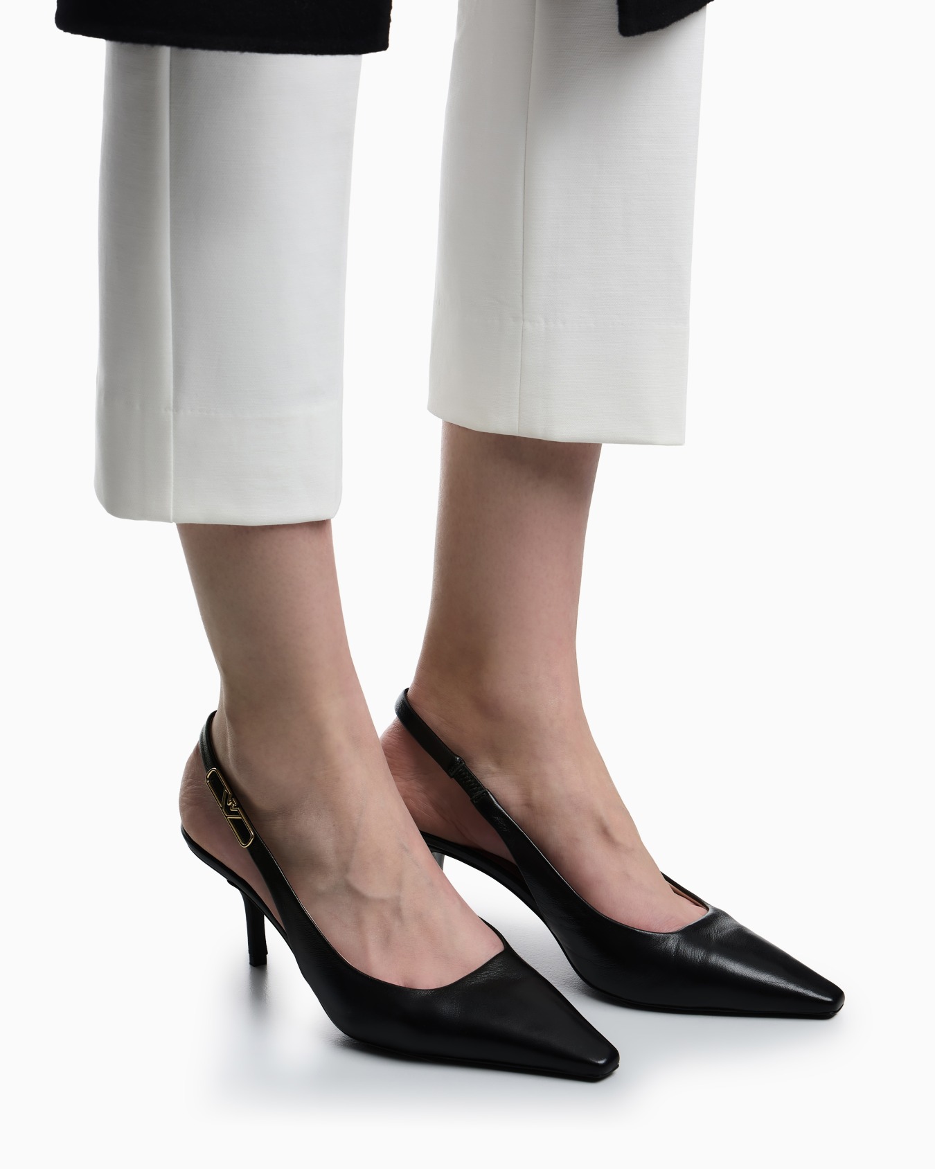 Slingback-Pumps aus Nappa mit Adlerplakette Folie 6
