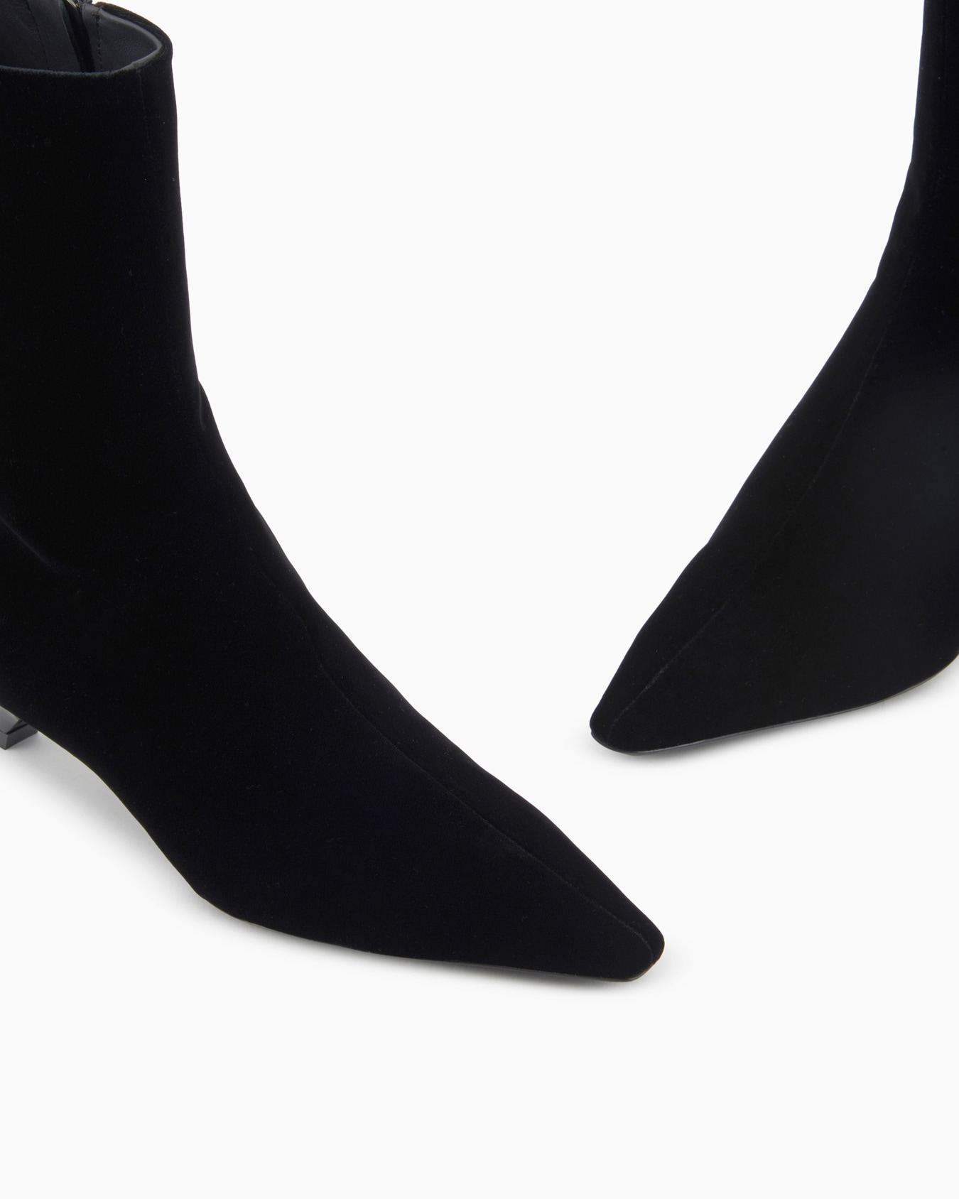 Velvet ankle boots with a kitten heel Slide 3