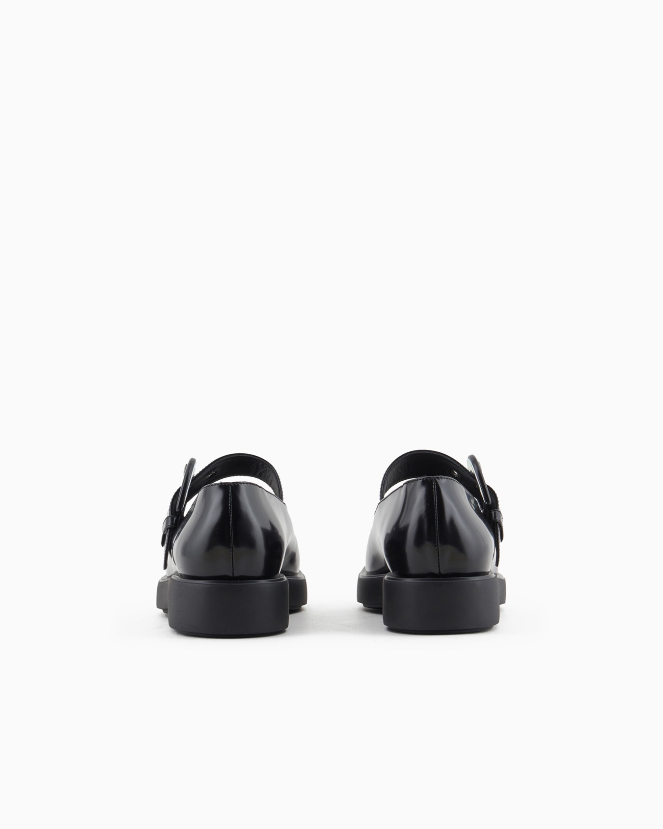 Brushed leather ballerinas with strap Slide 3