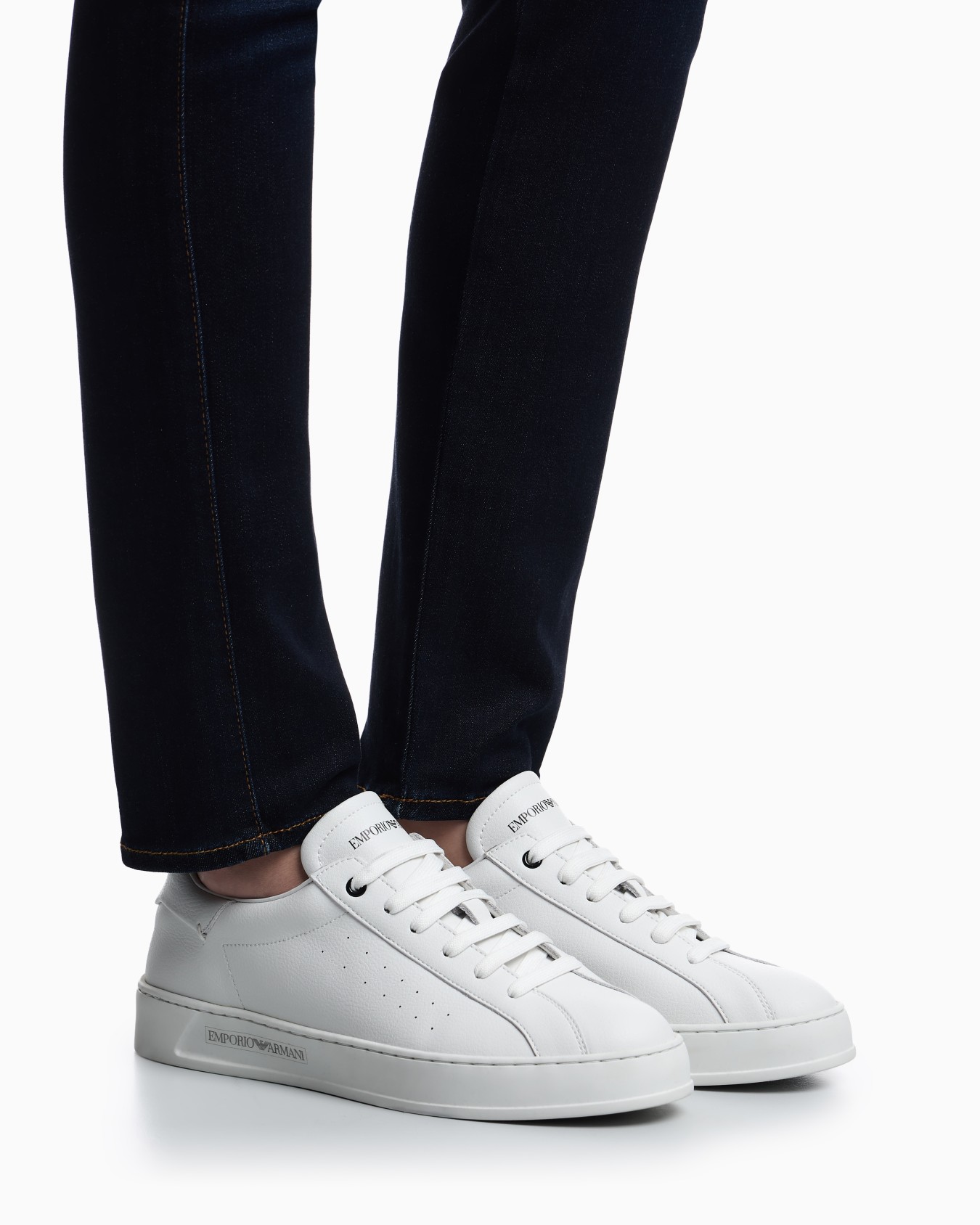 Sneakers en cuir avec logo Diapositive 6
