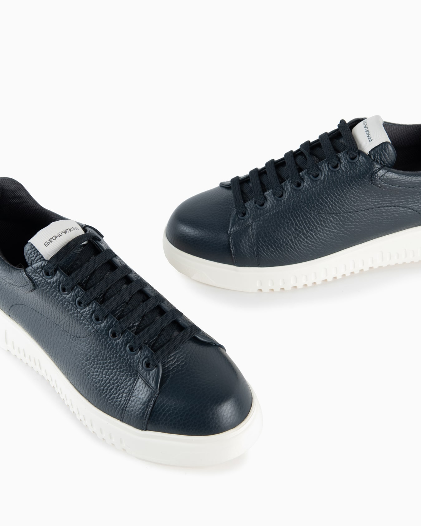 Tumbled leather sneakers Slide 4