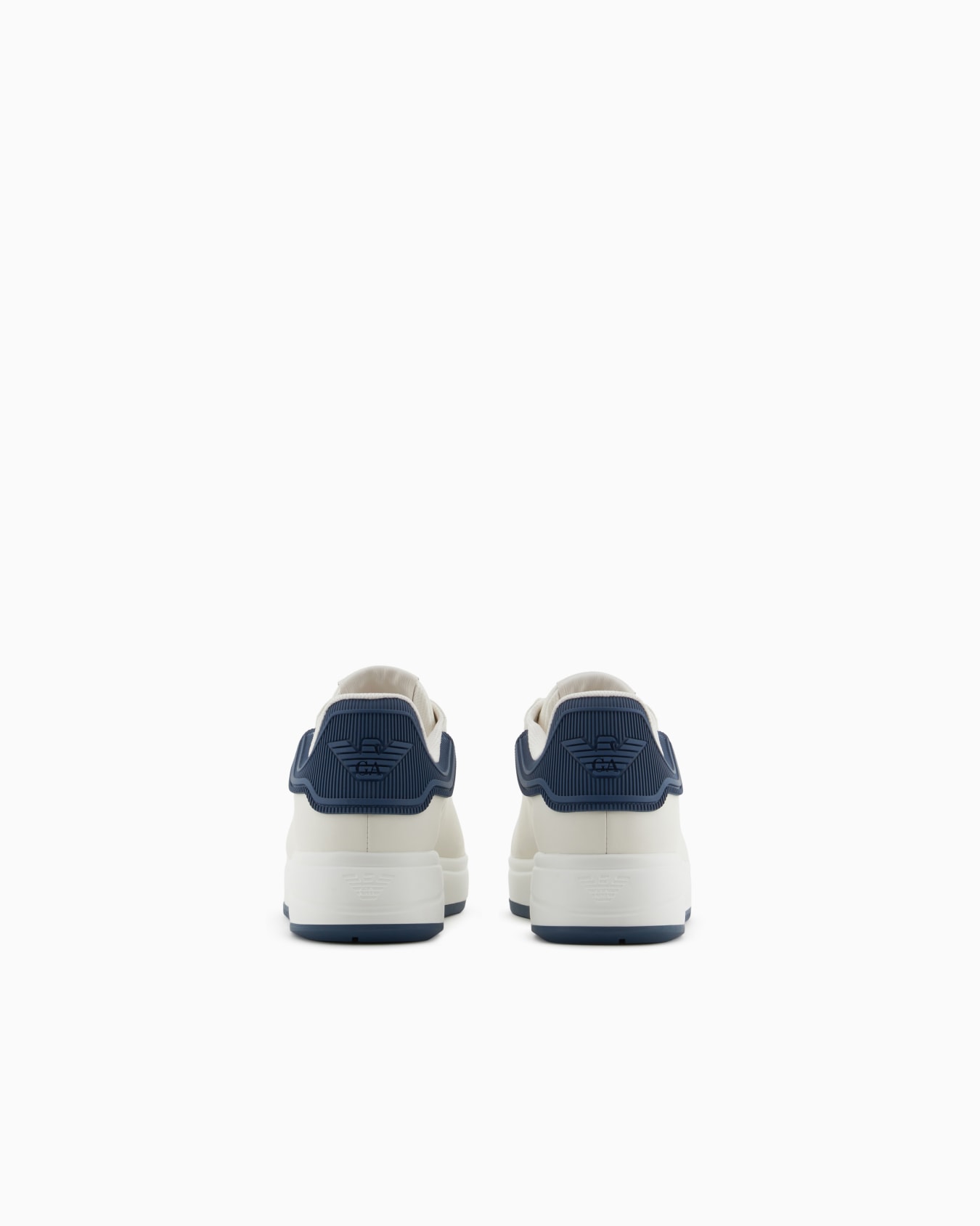 Sneakers in pelle con retro in gomma e suola zigrinata Slide 3