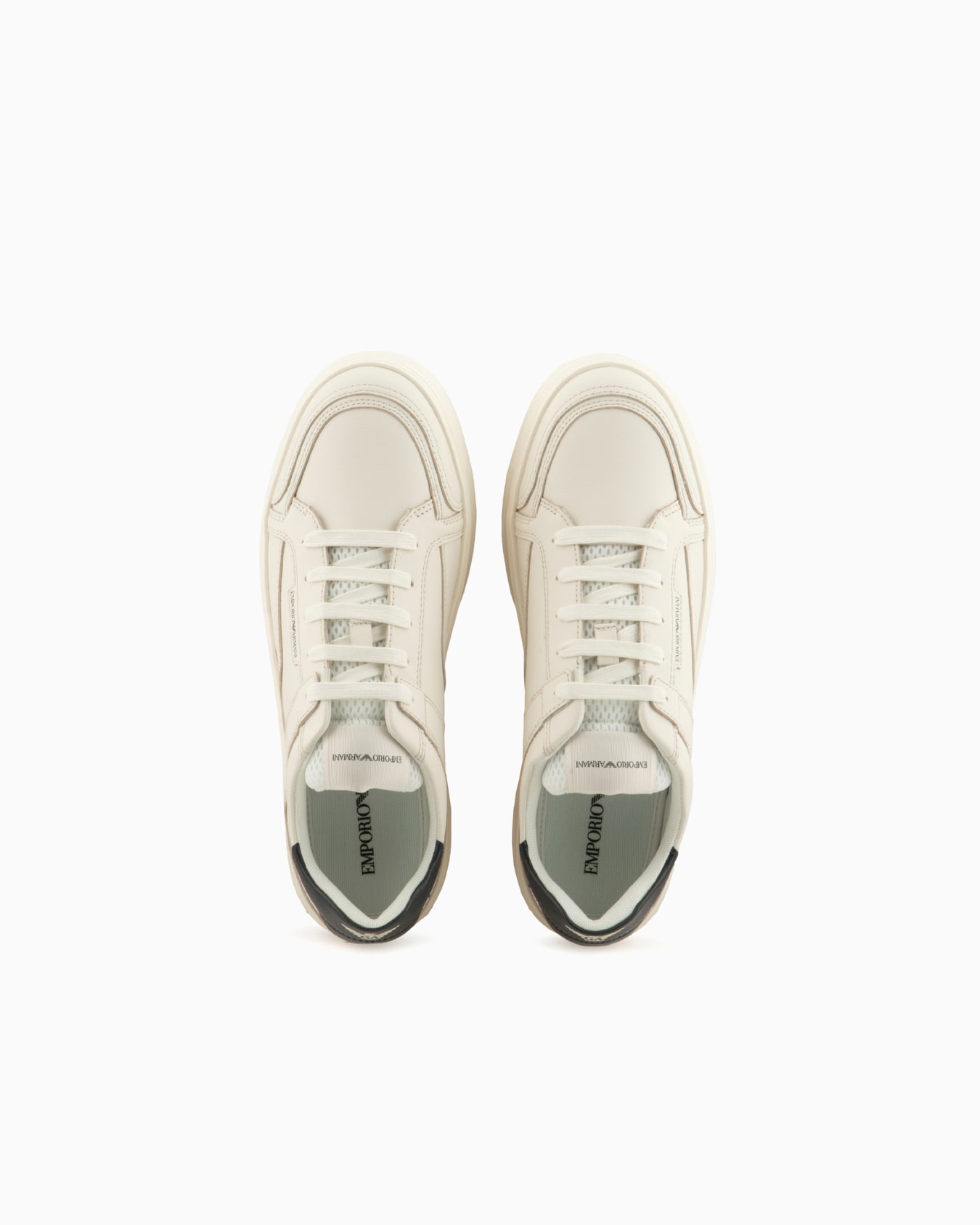 Sneaker aus gehämmertem Leder Folie 2