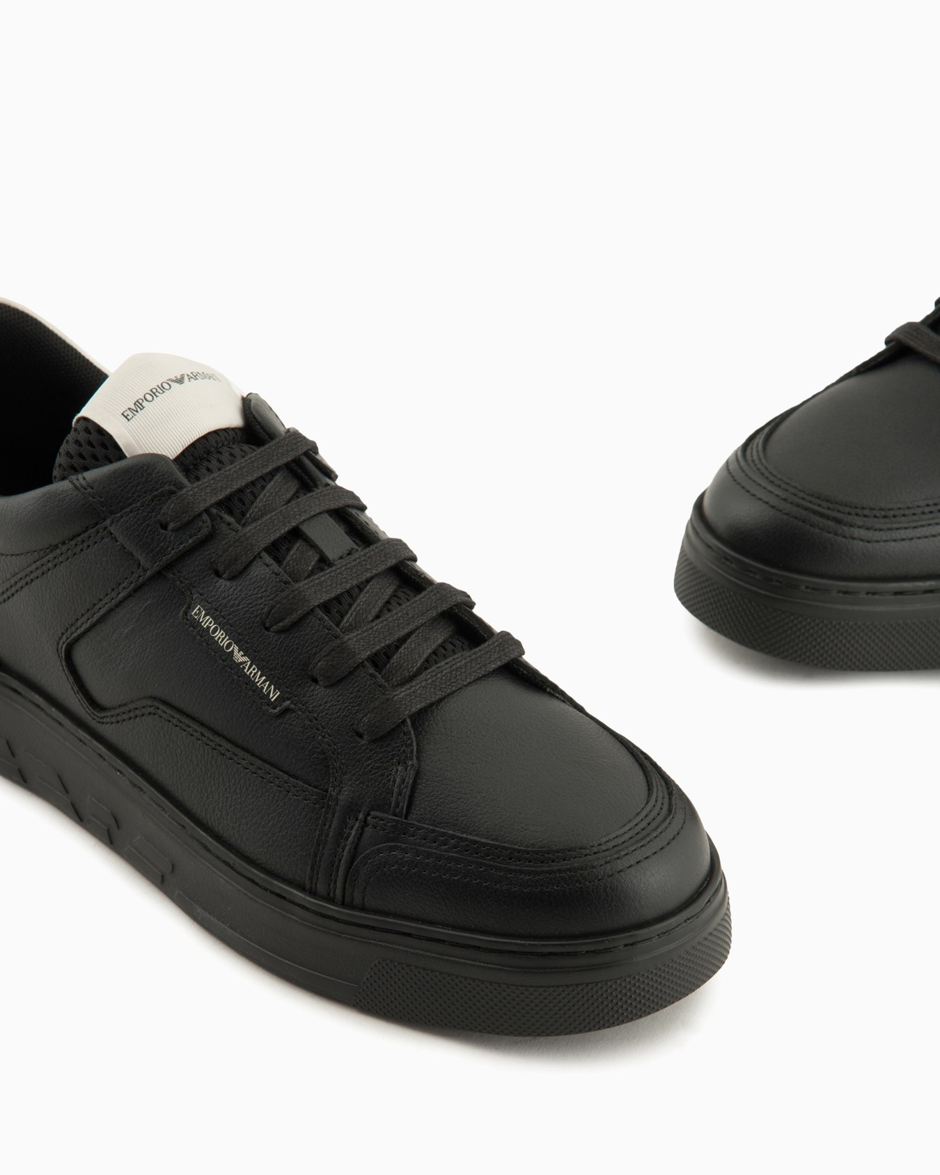 Hammered-leather sneakers Slide 4