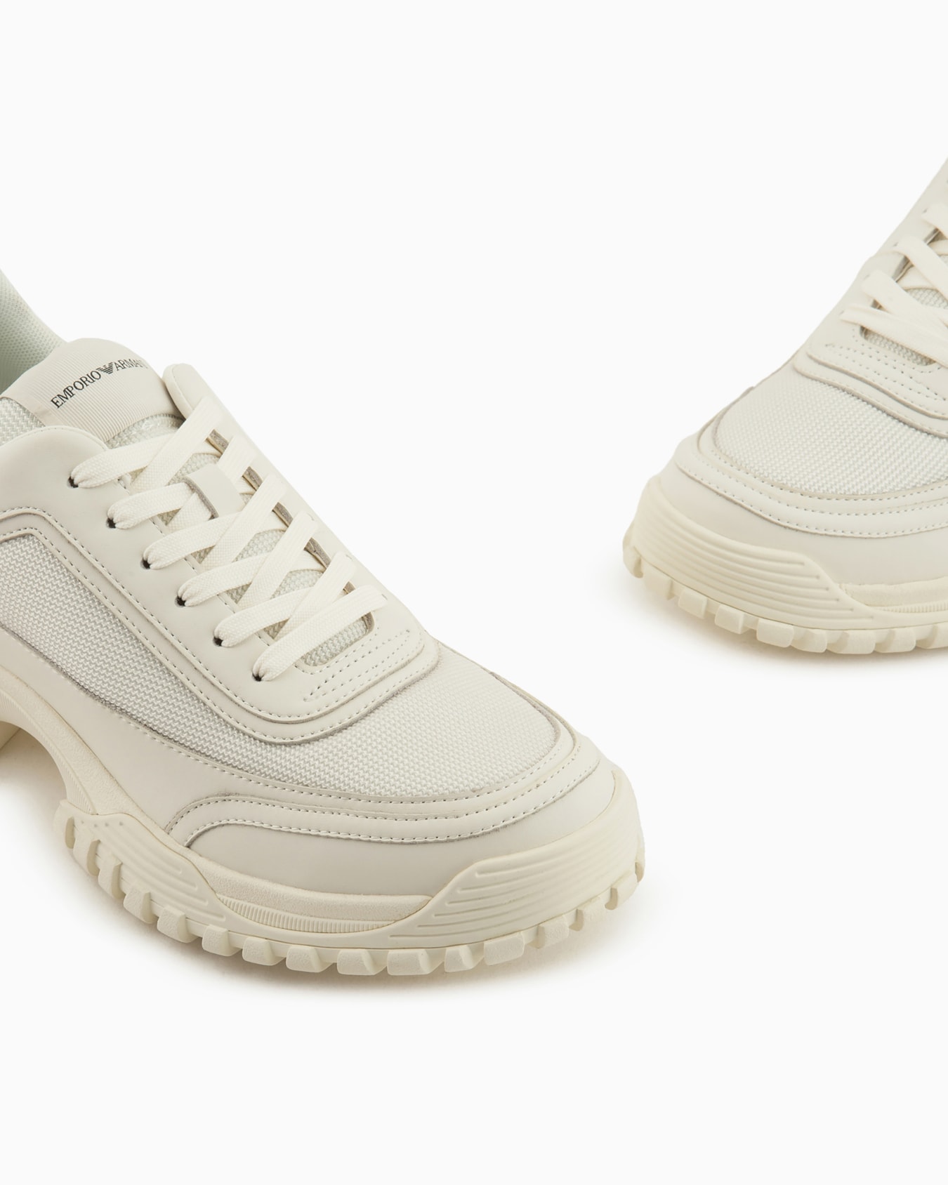 Sneaker aus Mesh und farblich abgestimmtem Leder Folie 4