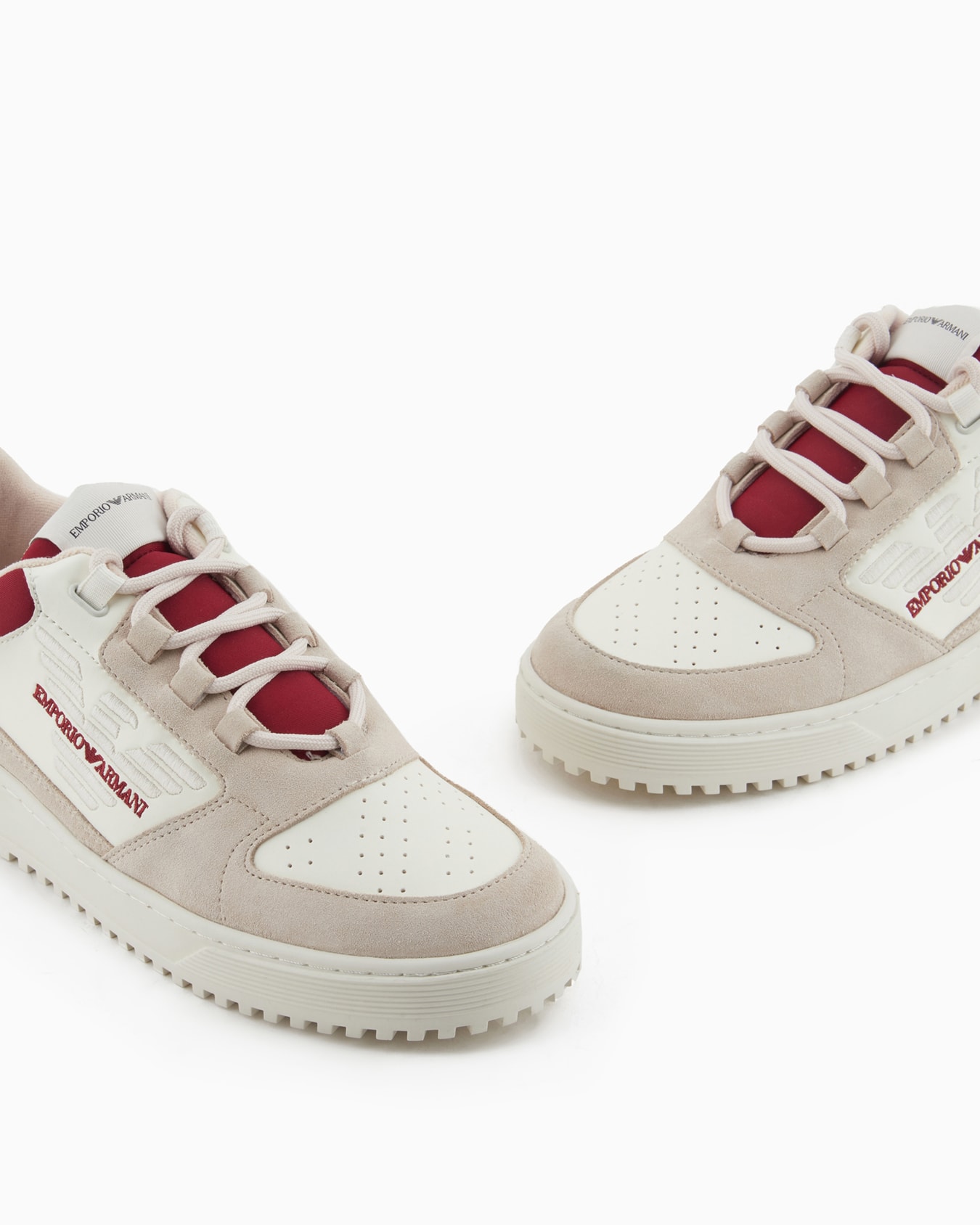 Deportivas de piel con detalles de ante y maxiáguila en relieve Diapositiva 4