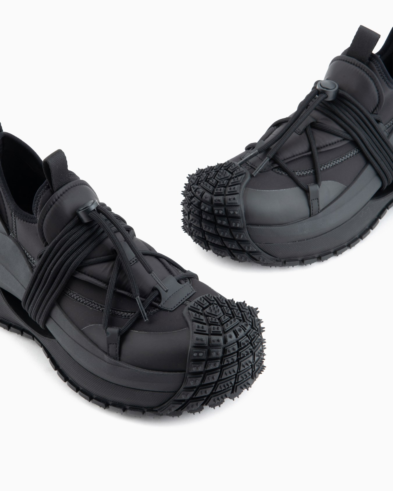 Nylon sneakers with scuba details and drawstring Slide 4