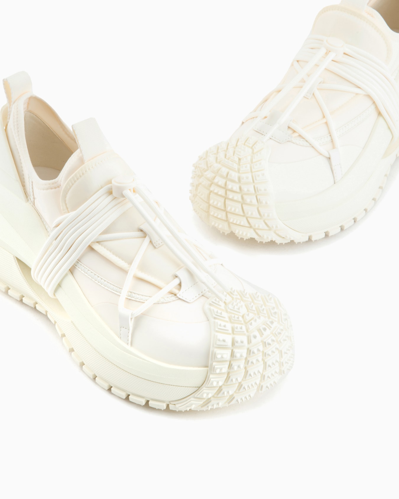 Nylon sneakers with scuba details and drawstring Slide 4