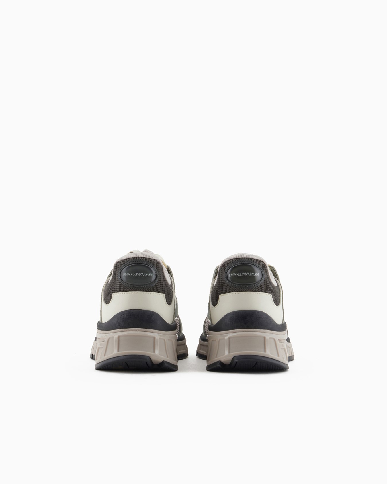 Deportivas de malla con detalles de ante Diapositiva 3
