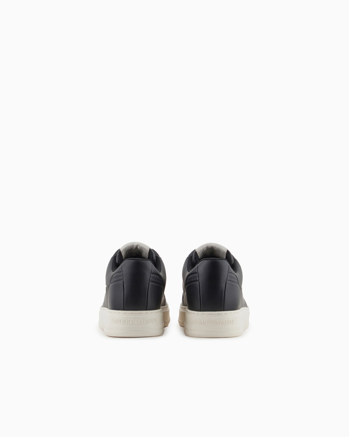 Leather sneakers with side logo Slide 3