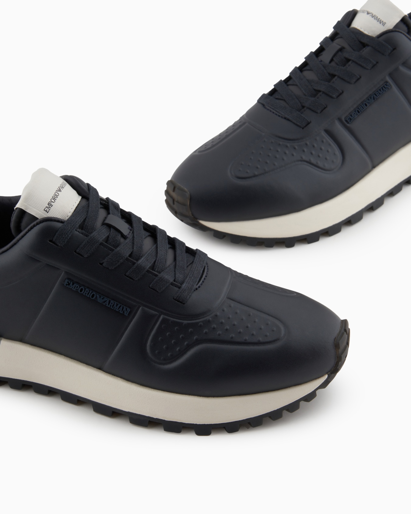 Sneaker aus Leder mit thermogeformten Details Folie 4