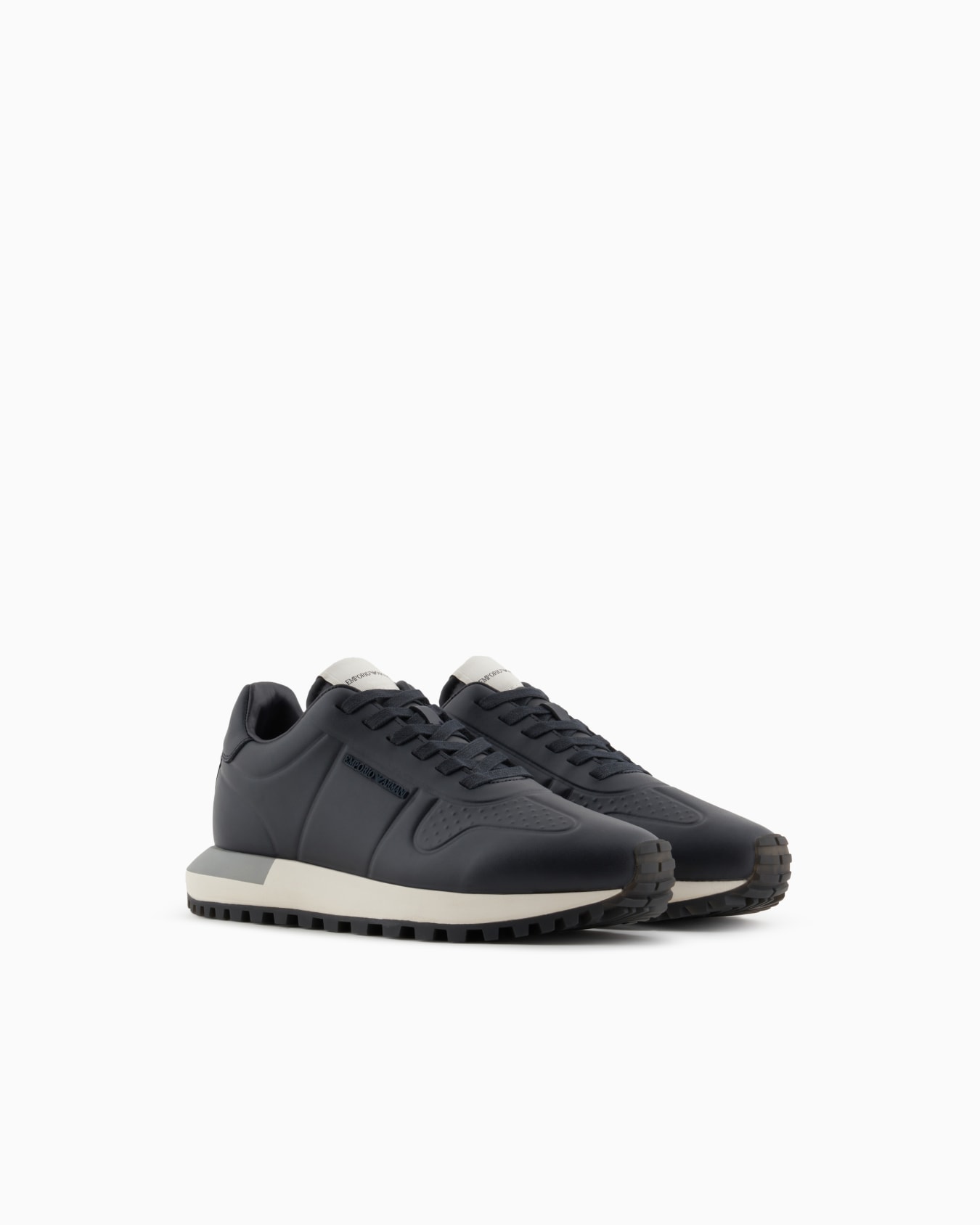 Sneaker aus Leder mit thermogeformten Details Folie 1