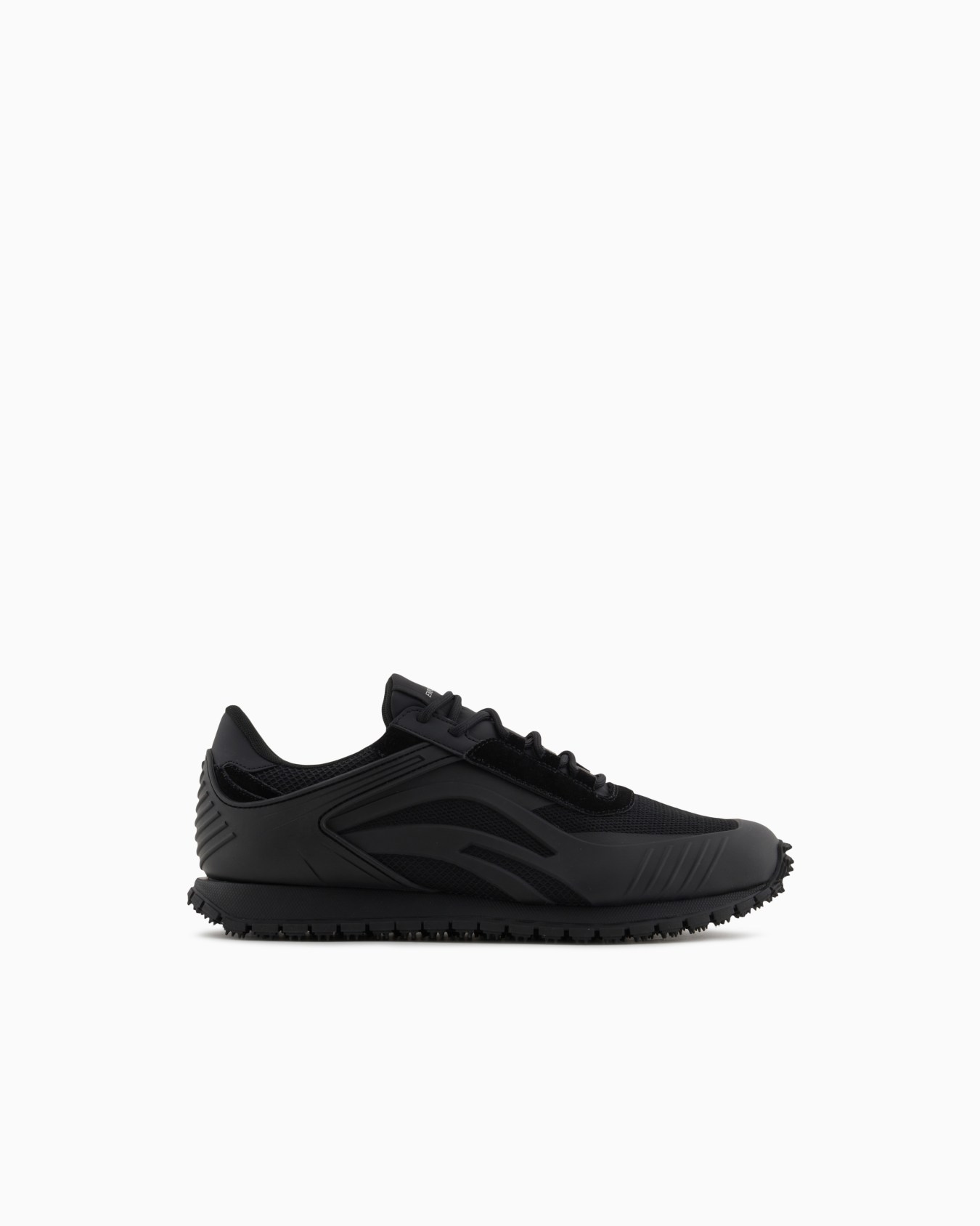 Deportivas con detalles de malla Diapositiva 0
