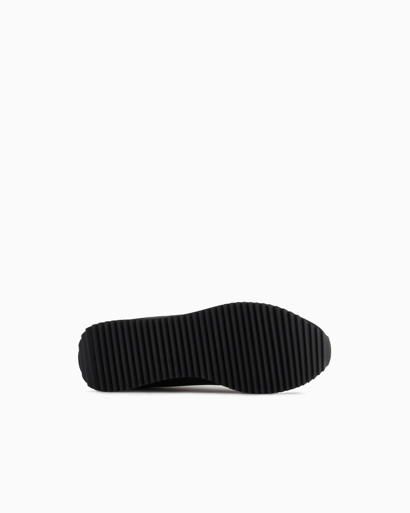Sneakers noires et blanches Vintage Diapositive 5
