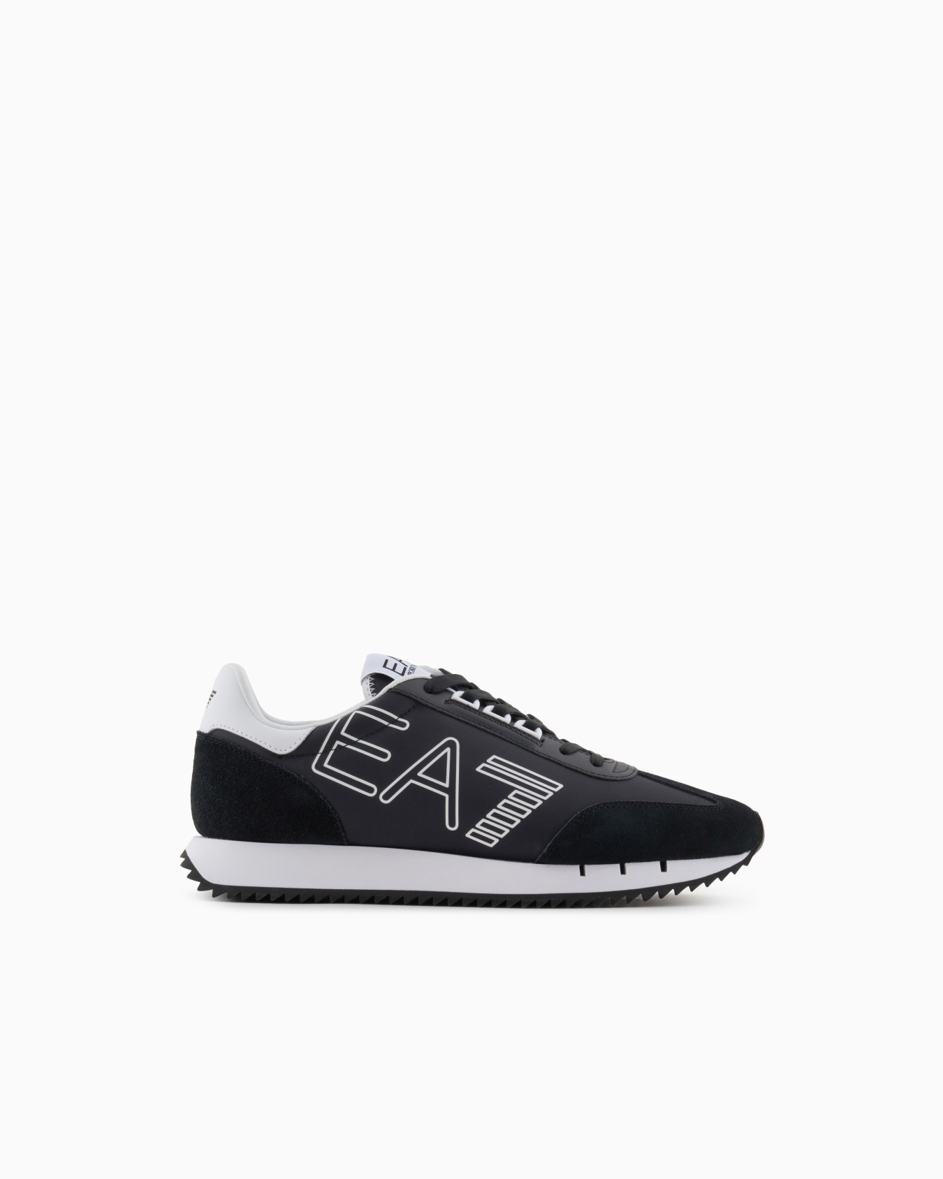 Sneakers noires et blanches Vintage Diapositive 0