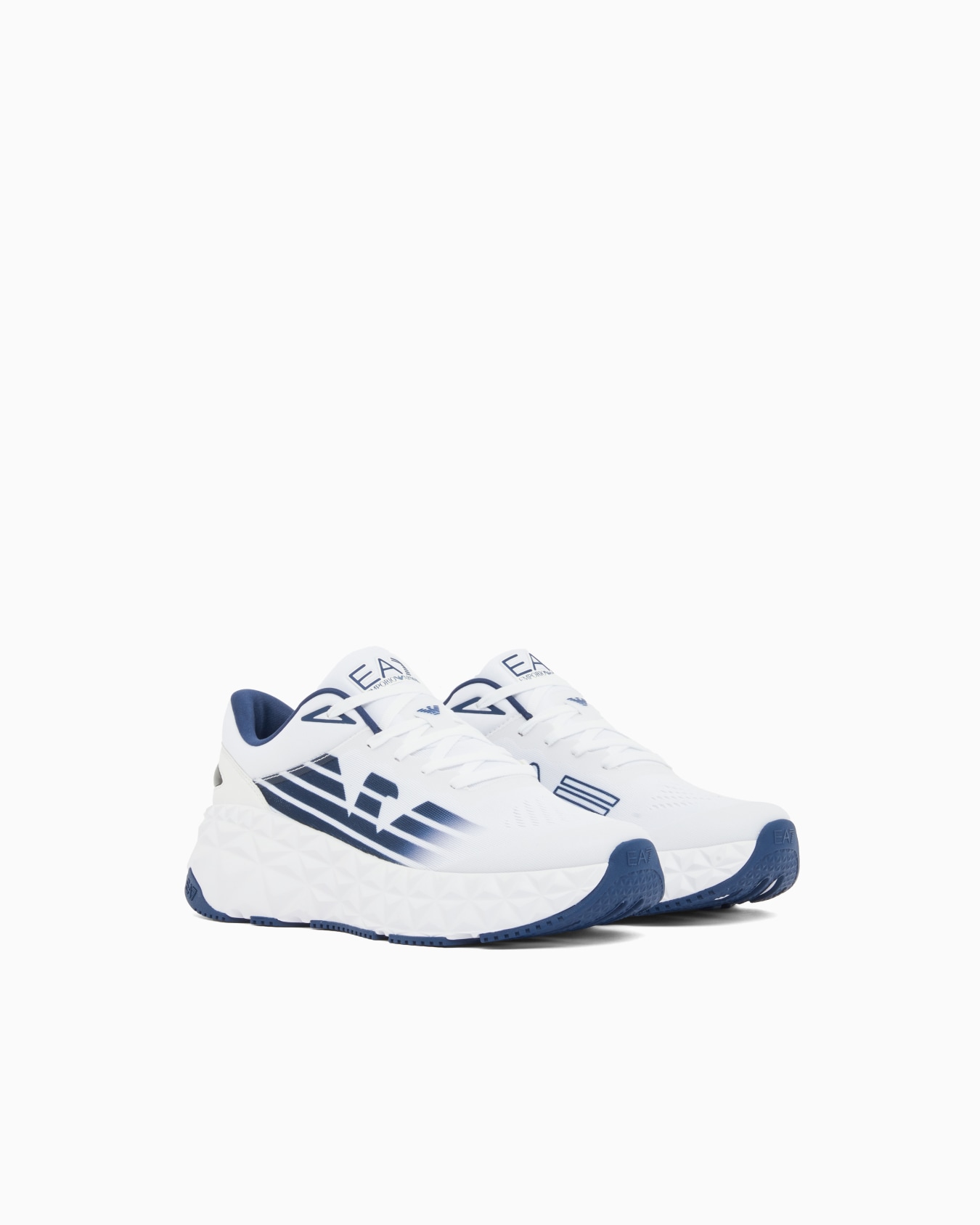 <オンライン限定>Ultimate C2 Kombatスニーカー スライドする 1