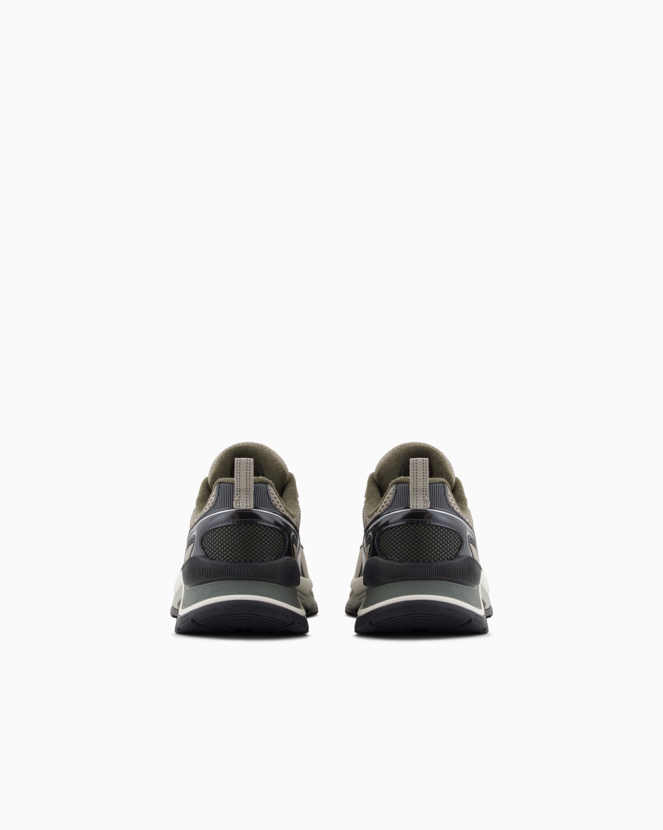 Predator sneakers Slide 3