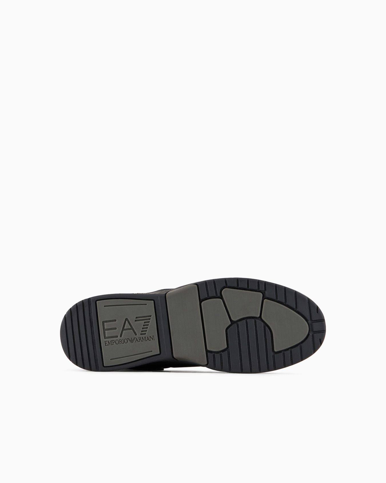 Mid-top basketball sneakers Slide 5