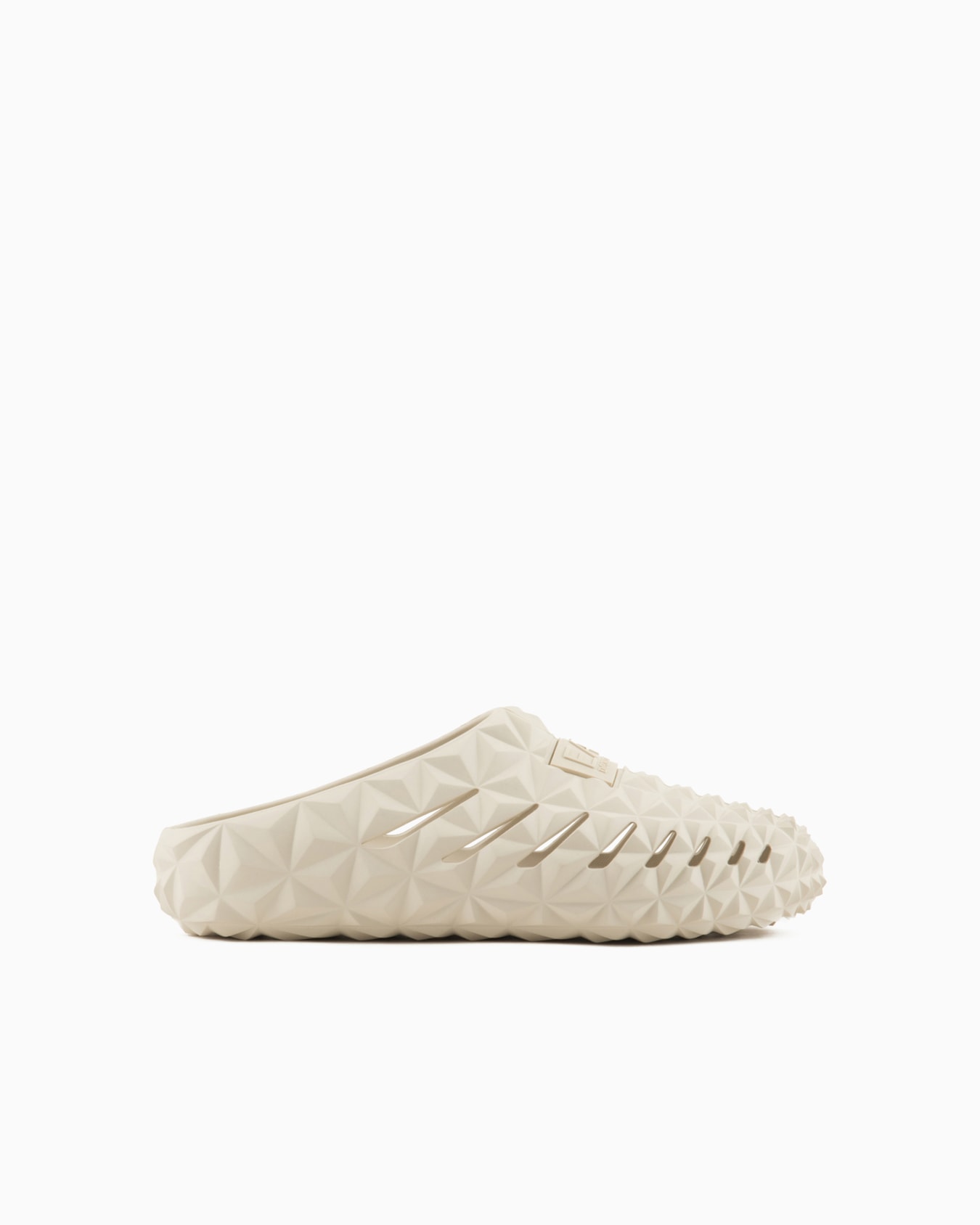 Sliders with a three-dimensional geometric motif Slide 0