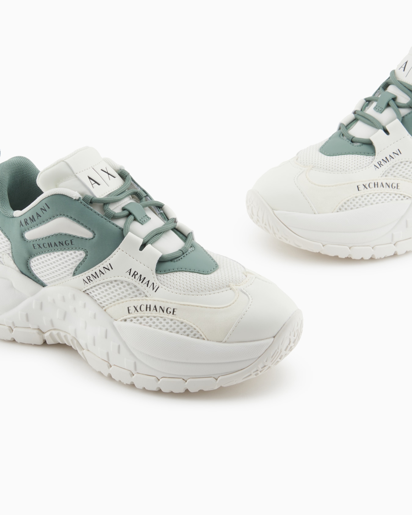 Chunky sneakers with contrasting inserts Slide 4