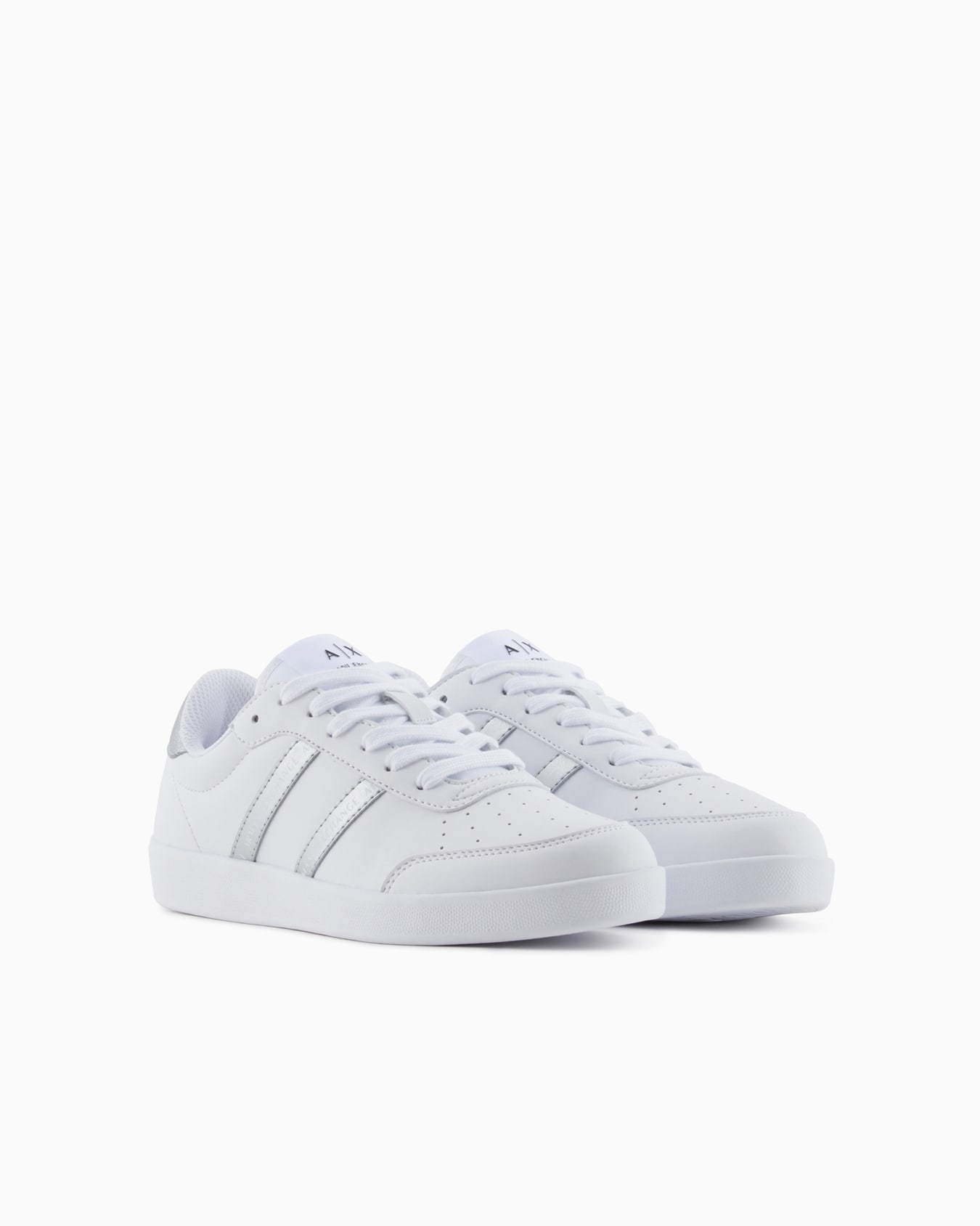 Zapatillas con bandas laterales en contraste Diapositiva 1