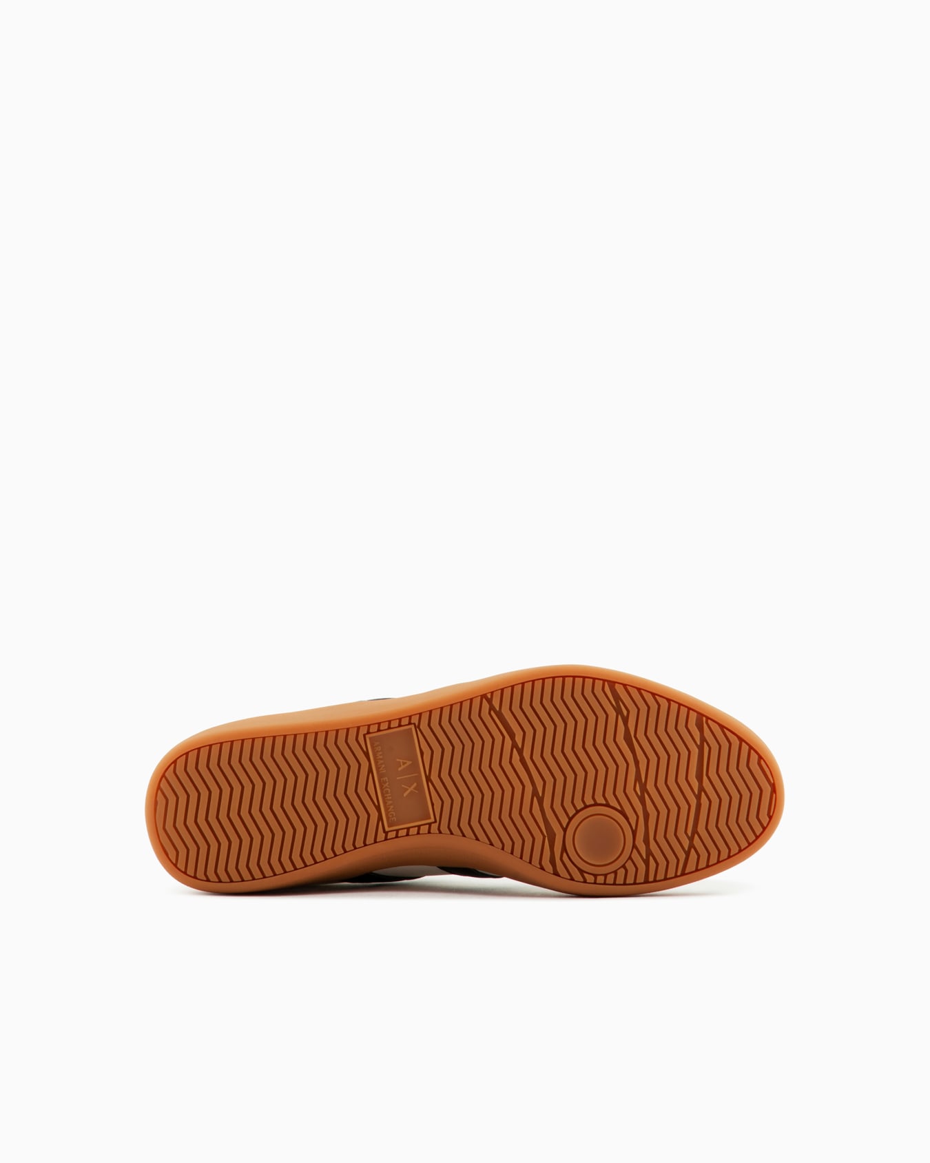 Sneakers with contrasting side bands Slide 5