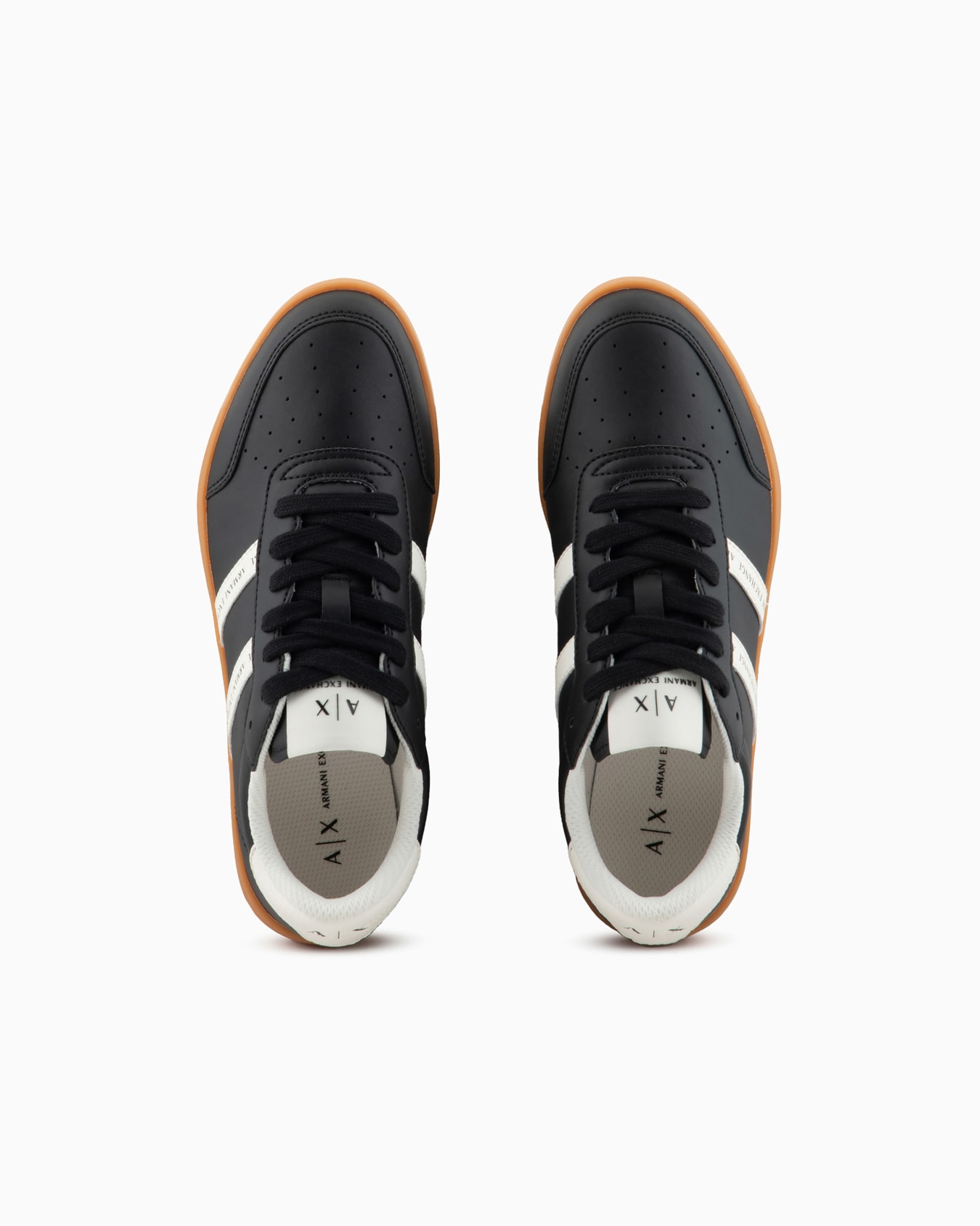 Zapatillas con bandas laterales en contraste Diapositiva 2