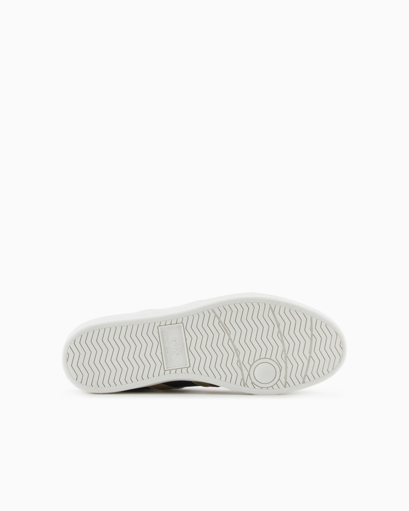Zapatillas con bandas laterales en contraste Diapositiva 5