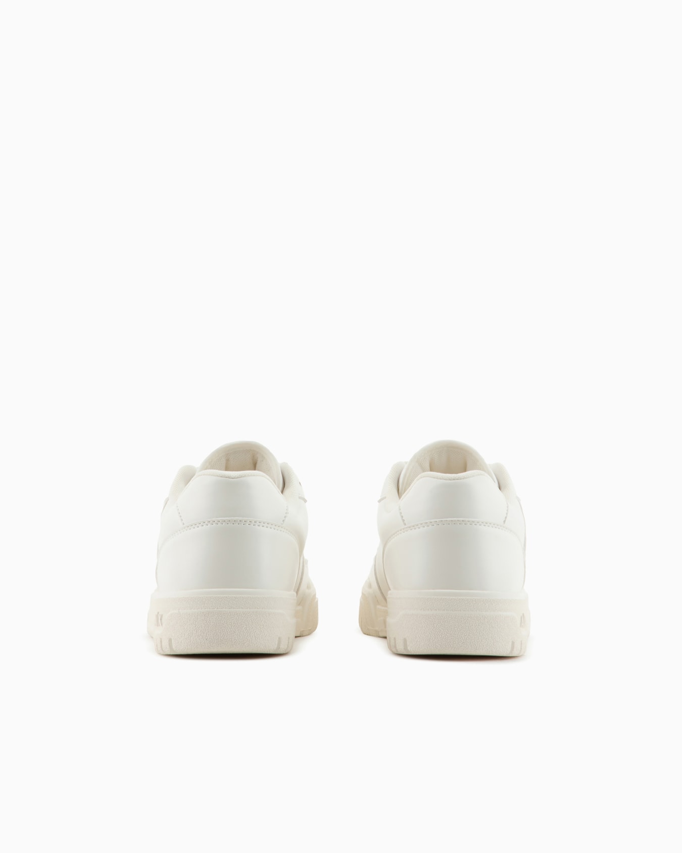  Oversized sneakers with maxi logo Slide 3