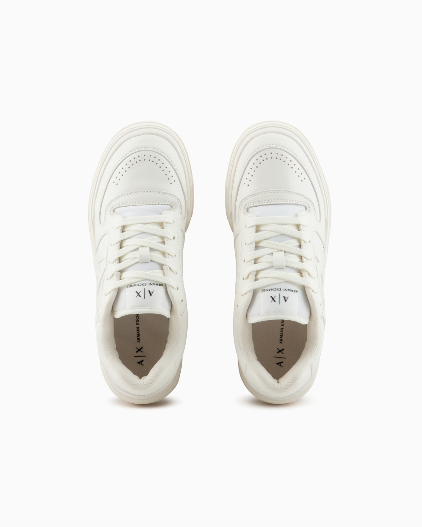 Oversized sneakers with maxi logo Slide 2
