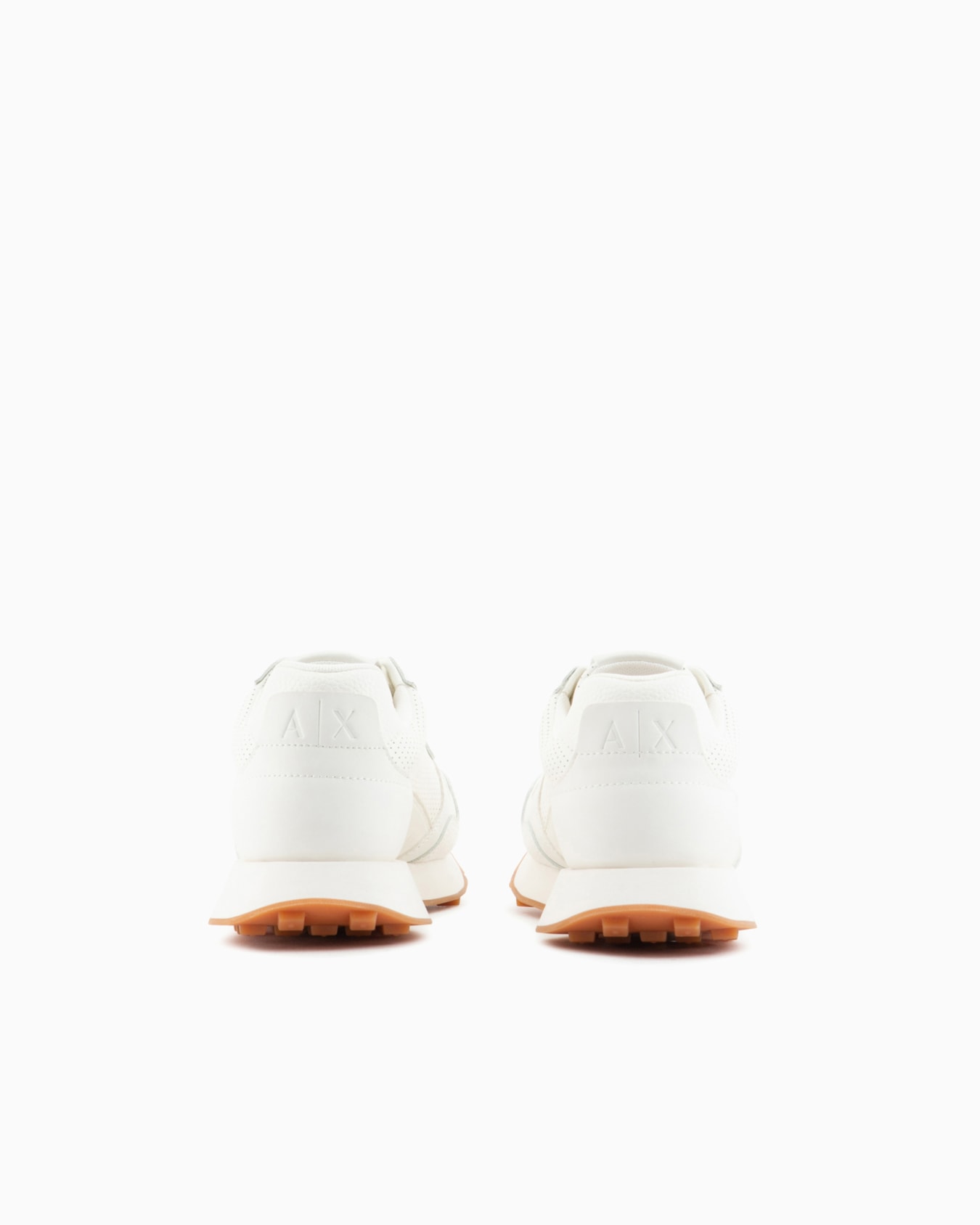 Sneakers with logo Diapositiva 3