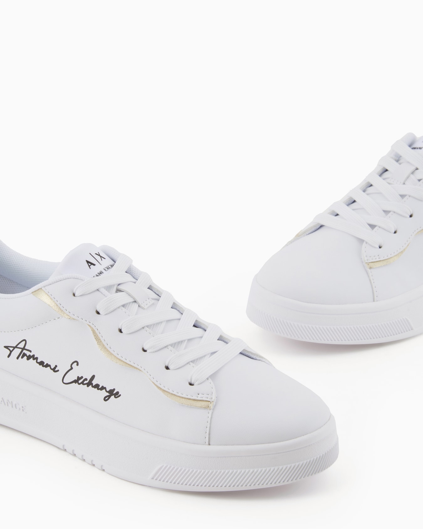 Sneakers with metal piping and logo Slide 4