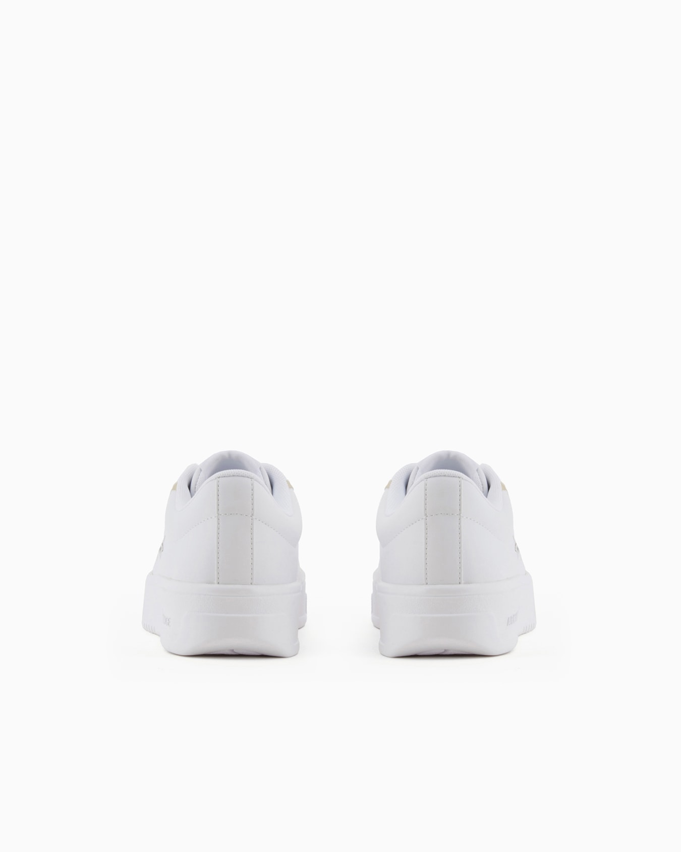 Sneakers with metal piping and logo Slide 3