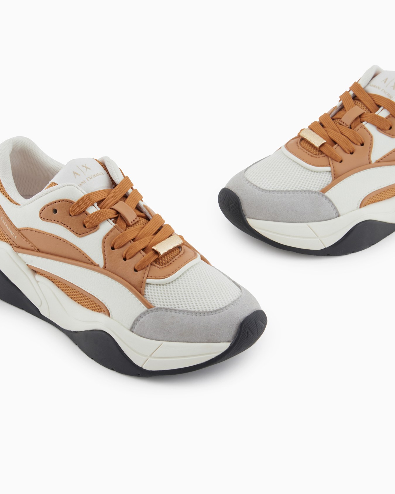 Chunky sneakers with contrasting inserts Slide 4