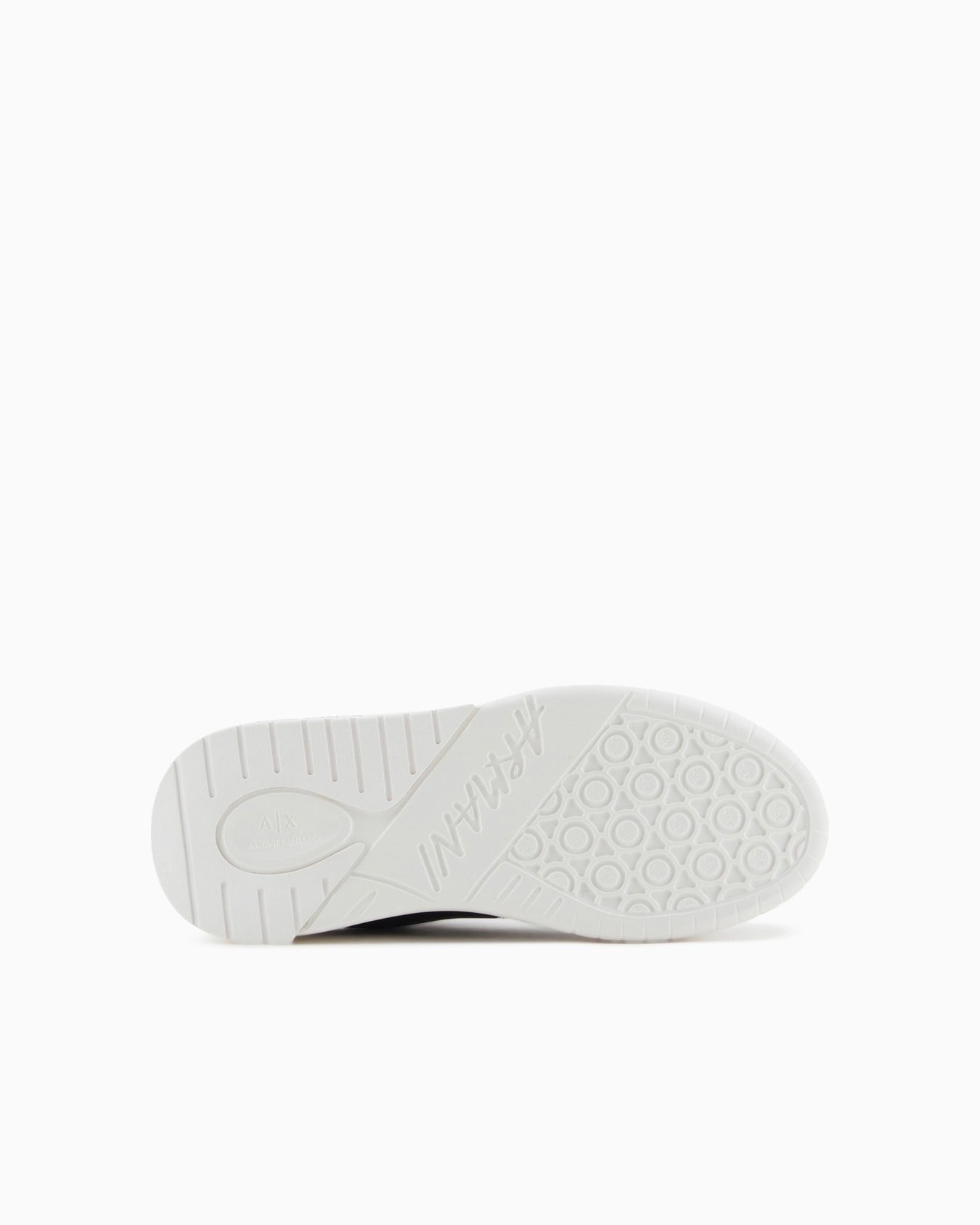 Sneakers with laces and logo Slide 5