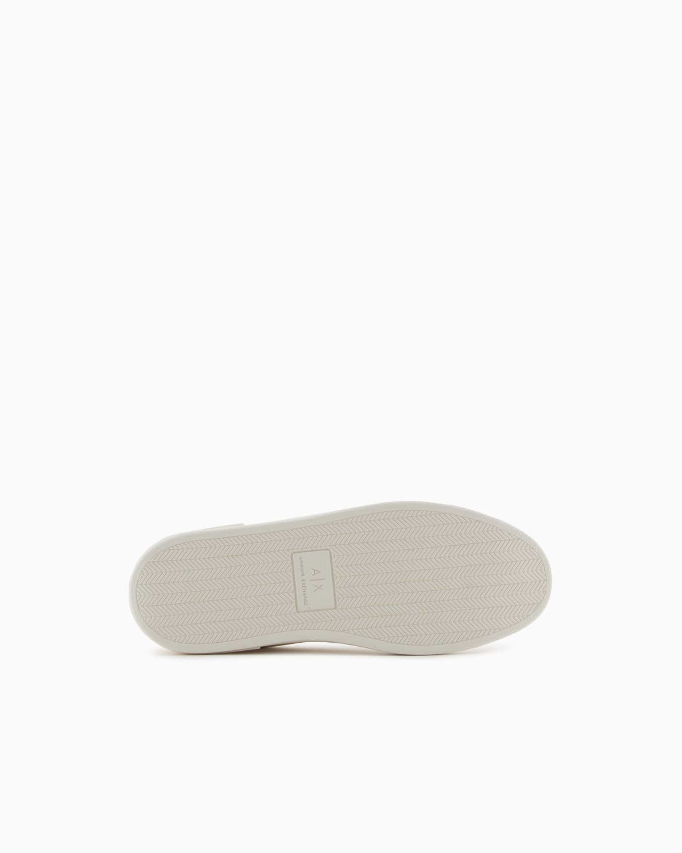 Sneakers with contrasting detail on the back Slide 5
