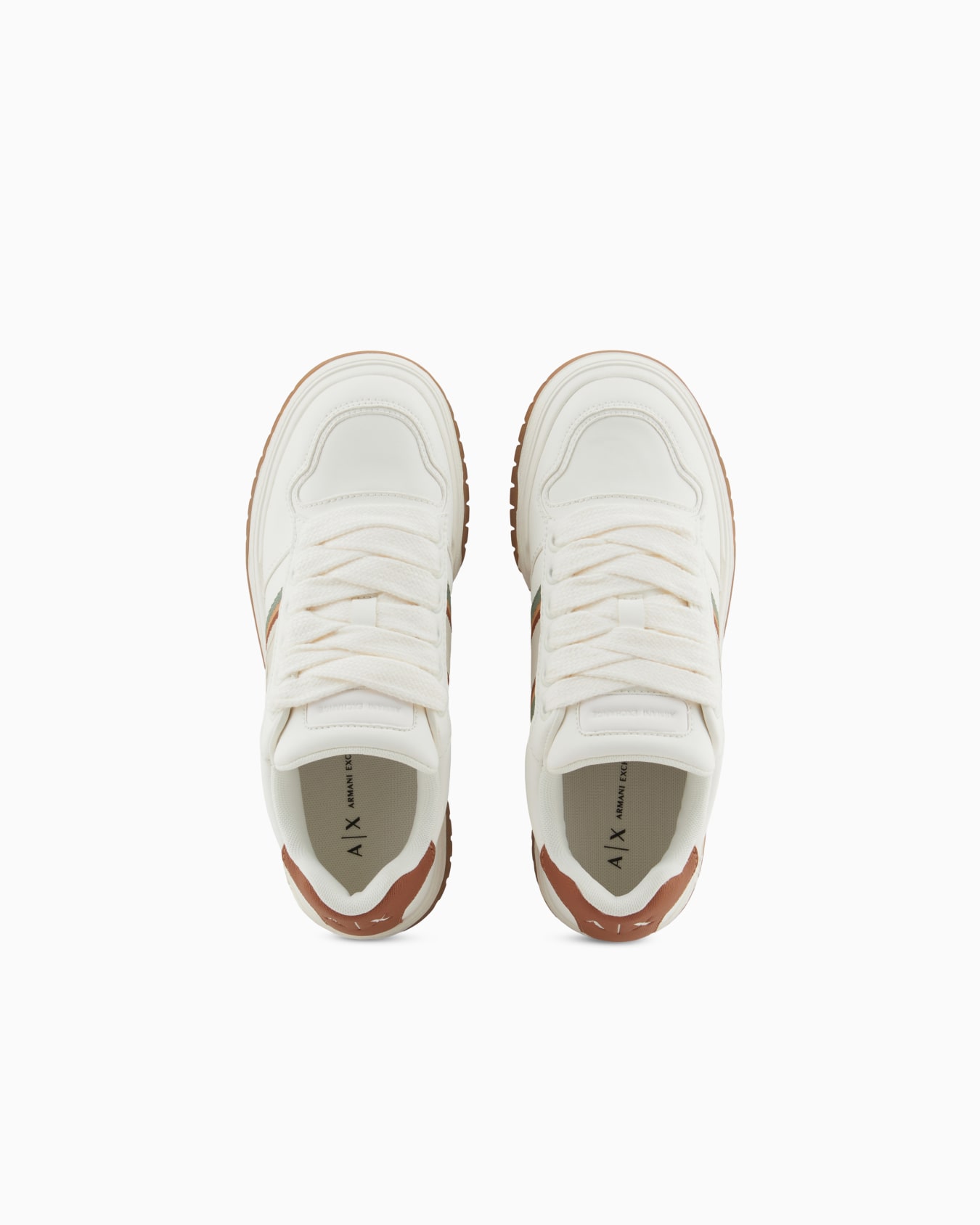 Sneakers with contrasting bands Slide 2