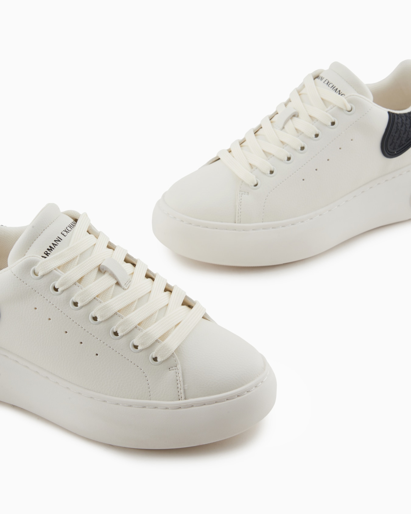 Sneaker mit hoher Sohle Folie 4