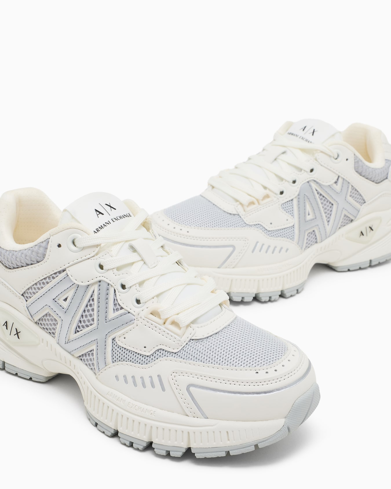 Chunky sneakers with contrasting inserts Slide 4